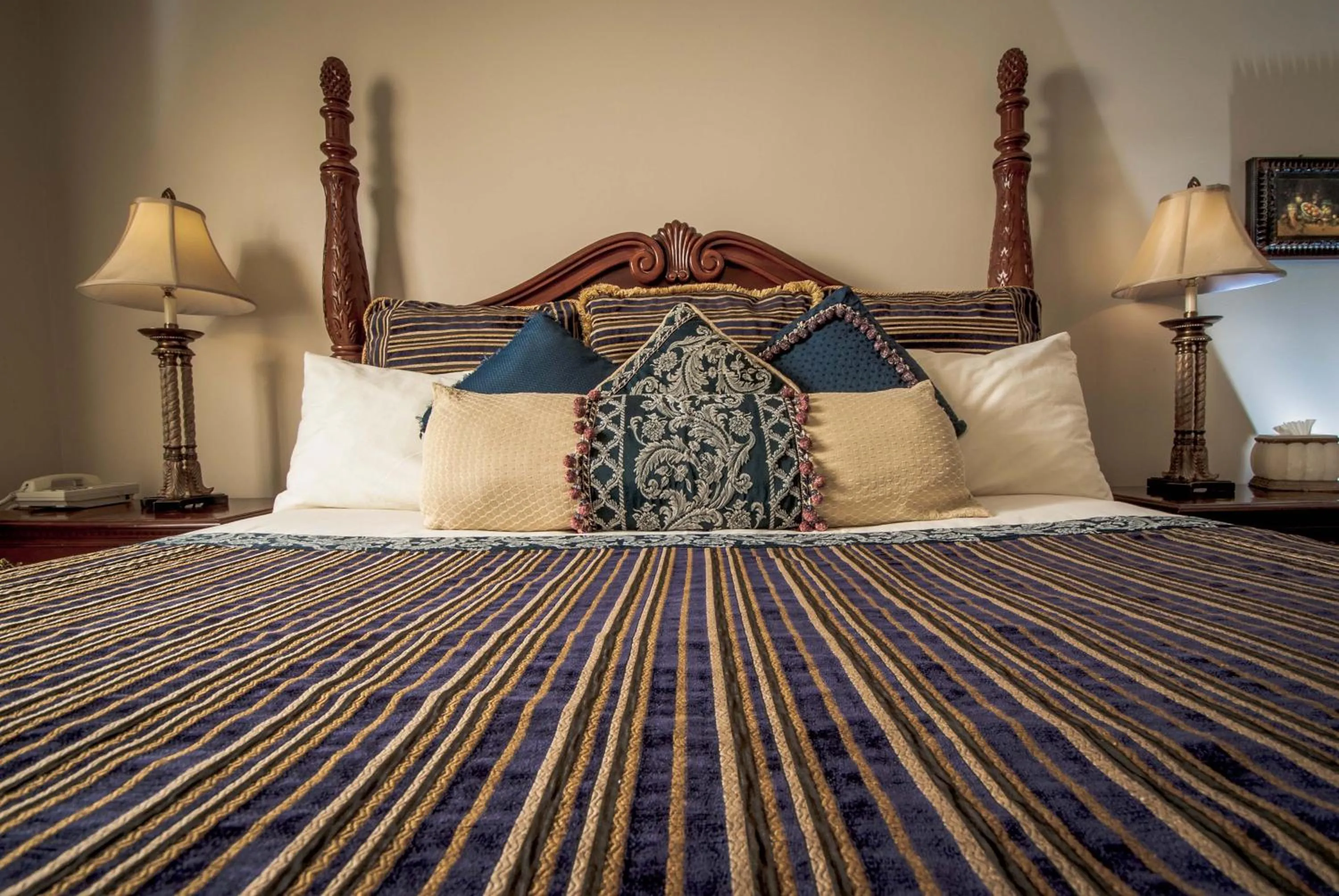 Bedroom, Bed in The Anniversary Inn - South Temple