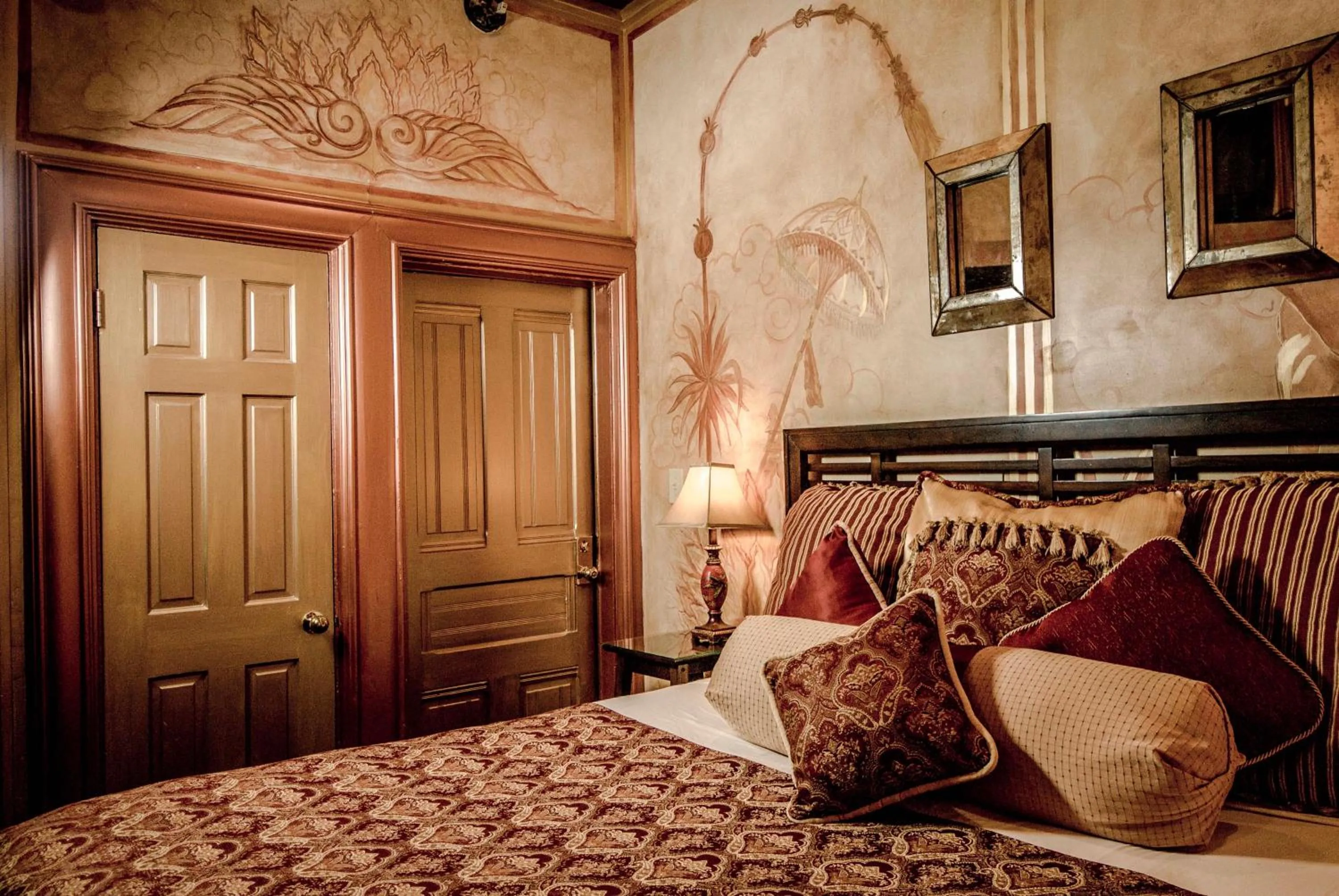 Bedroom, Bed in The Anniversary Inn - South Temple