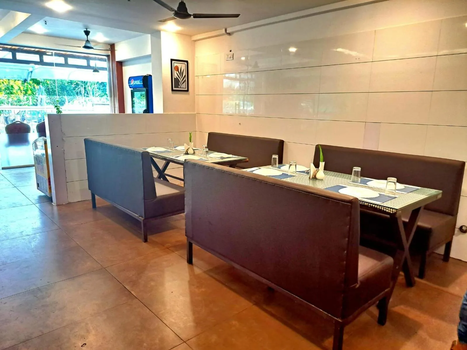 Restaurant/places to eat in HOTEL PANKAJ RESIDENCY