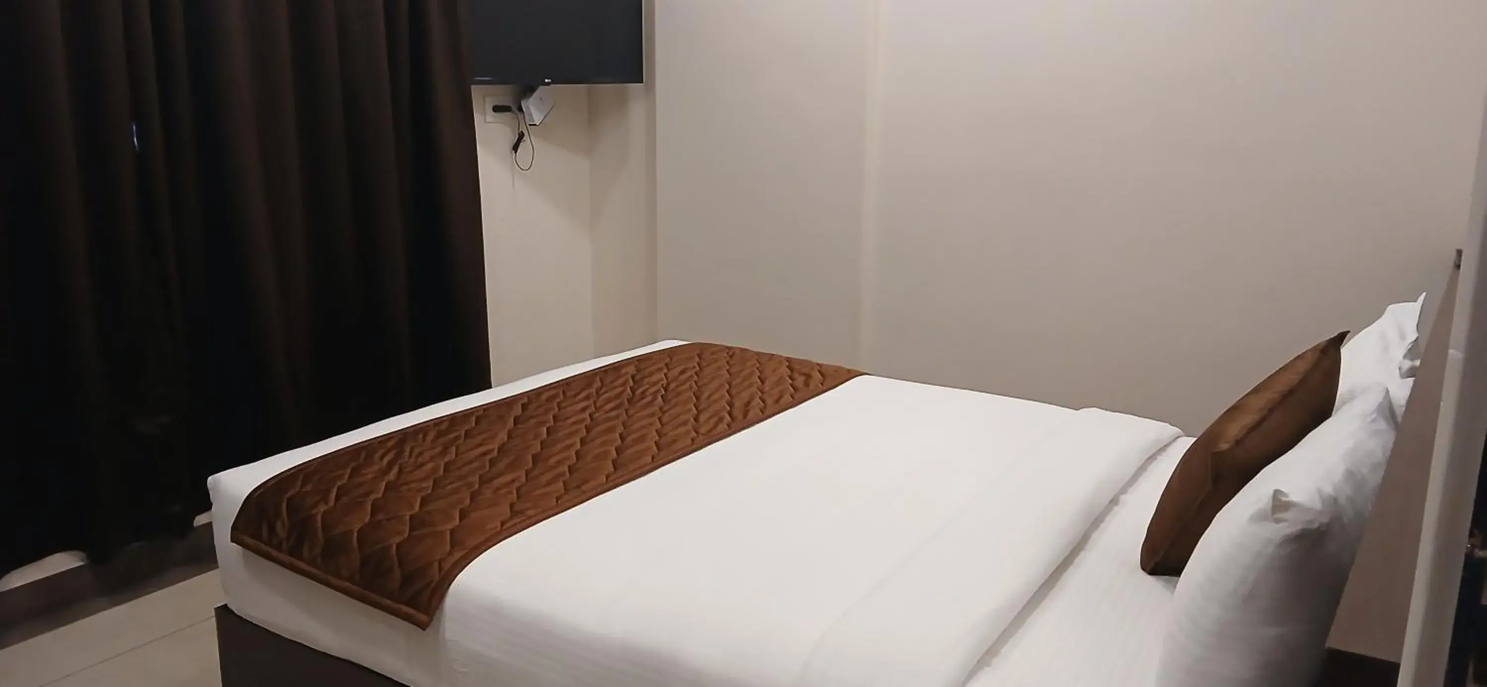 Bed in HOTEL PANKAJ RESIDENCY Bed in HOTEL PANKAJ RESIDENCY