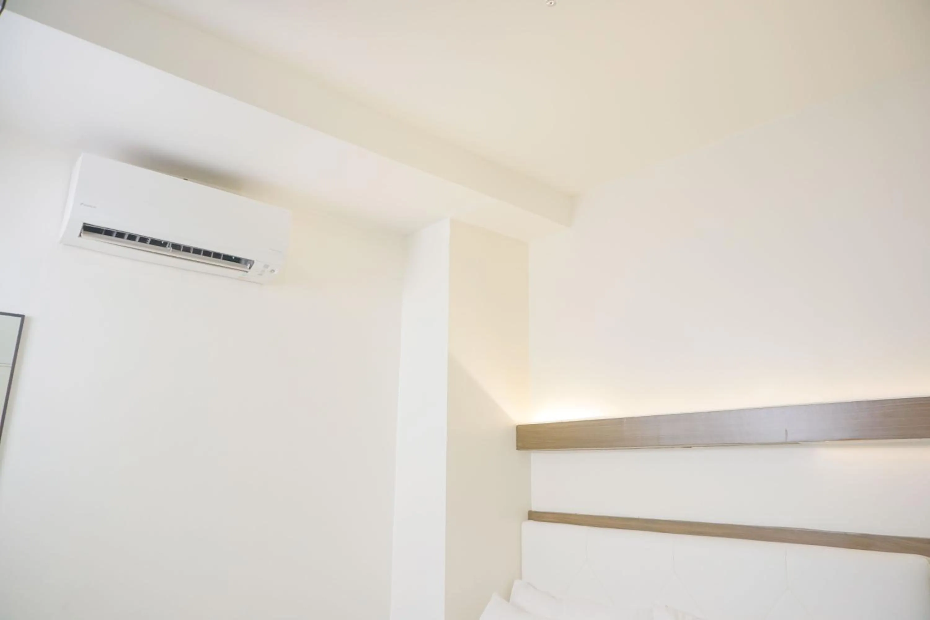 Bedroom in Benrose Hotel