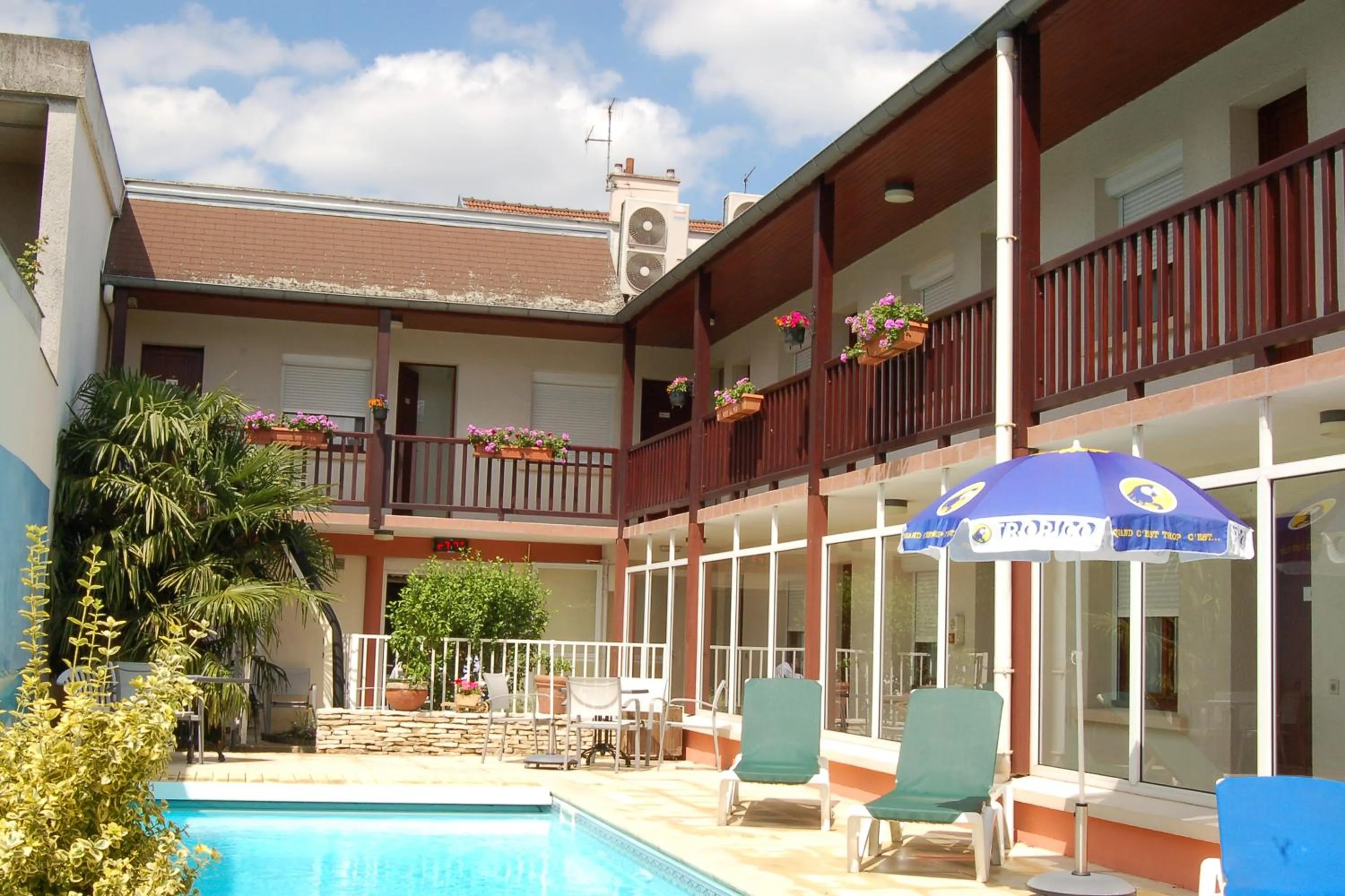 Property building in Logis Hotel au tambour