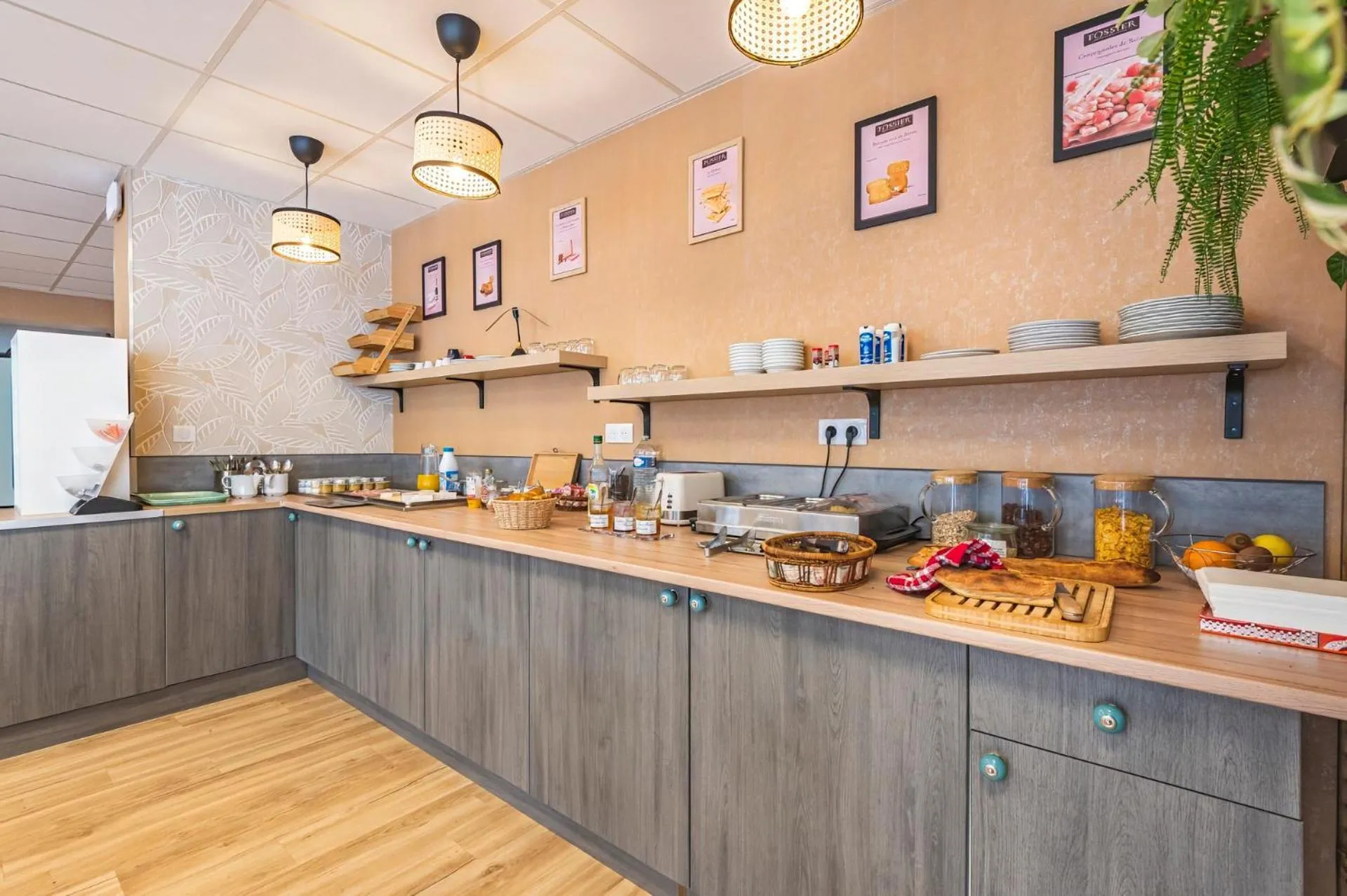 Food and drinks in Logis Hotel au tambour