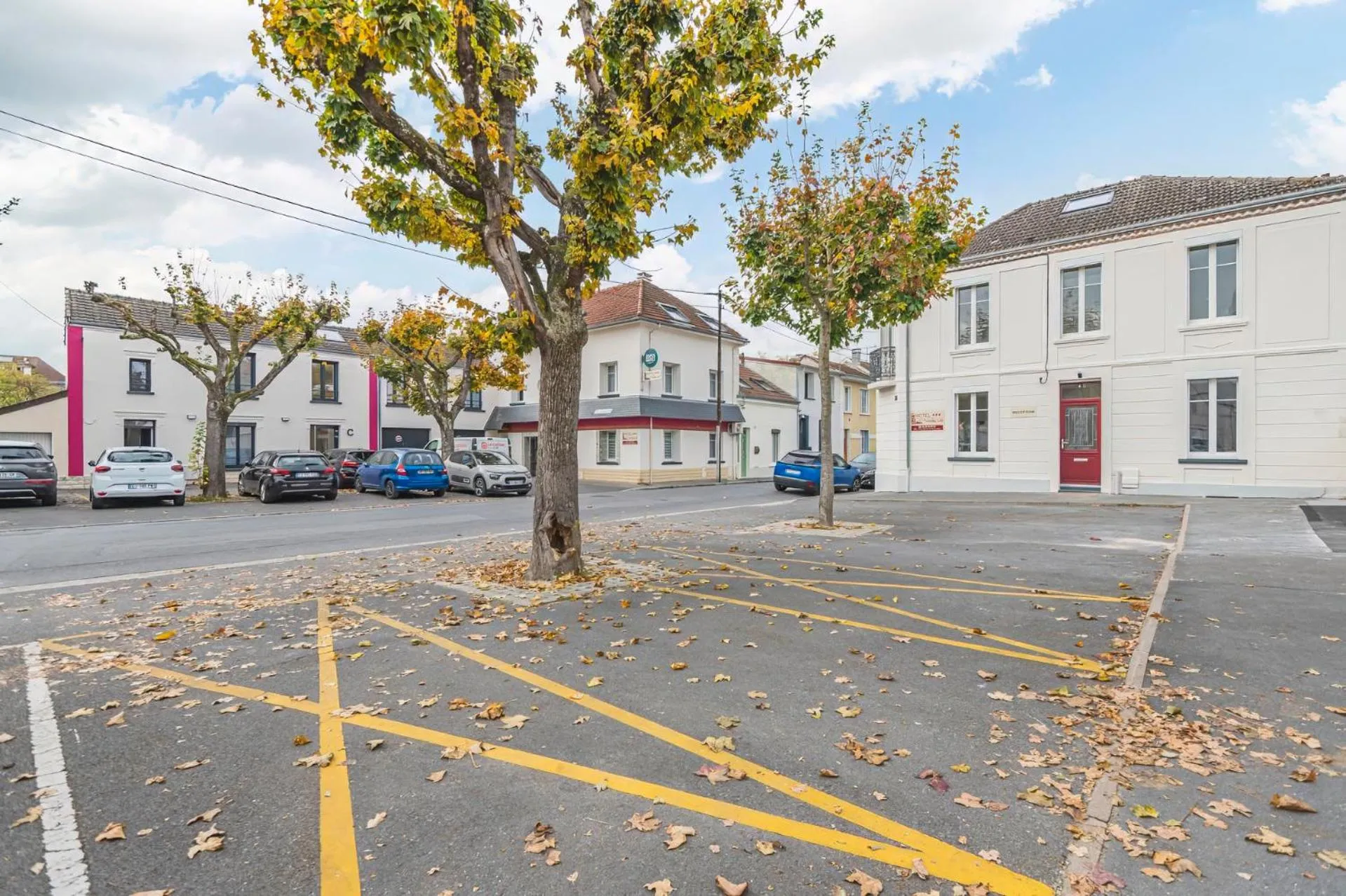 Property building in Logis Hotel au tambour
