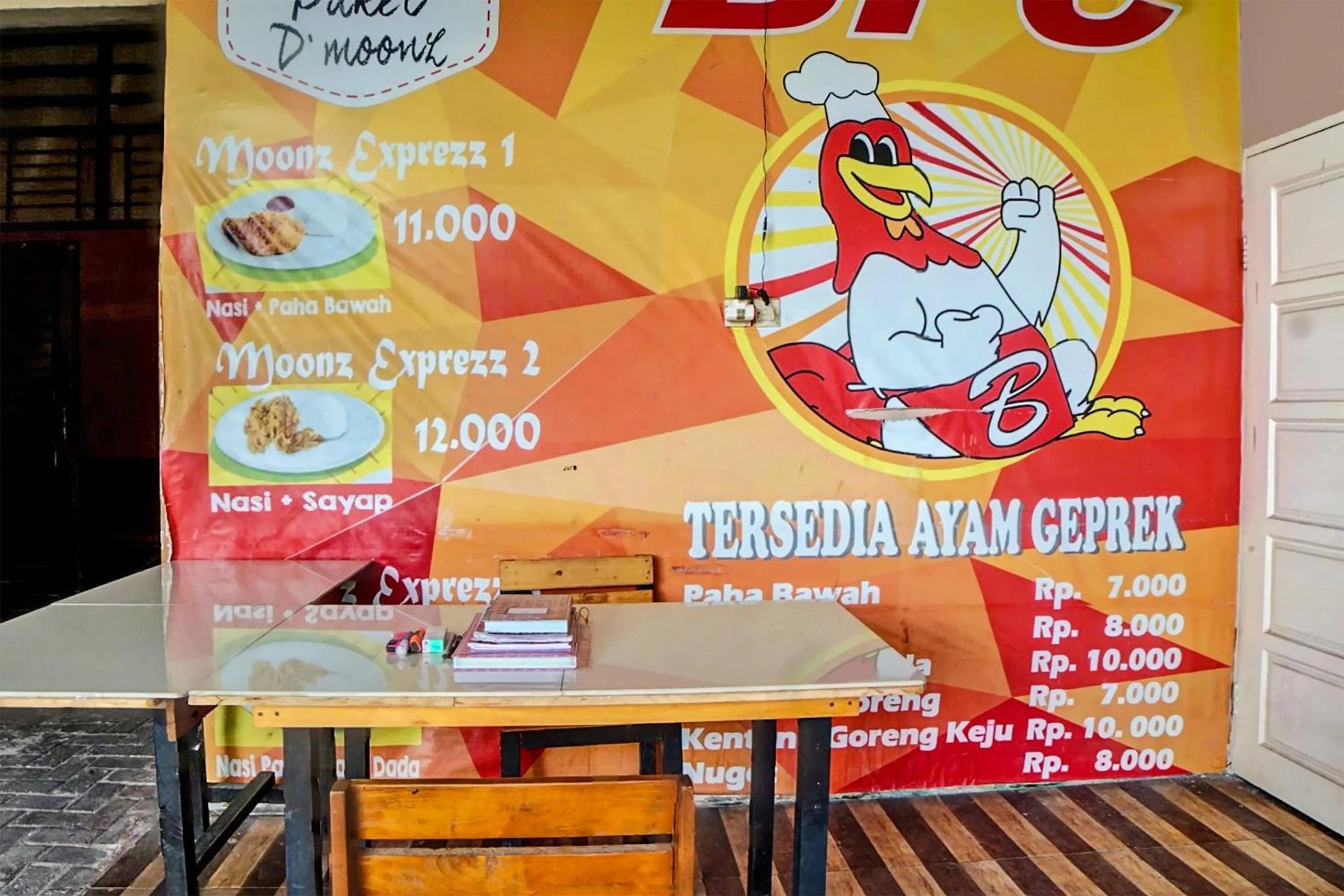 Lobby or reception in Hotel O N Guesthouse