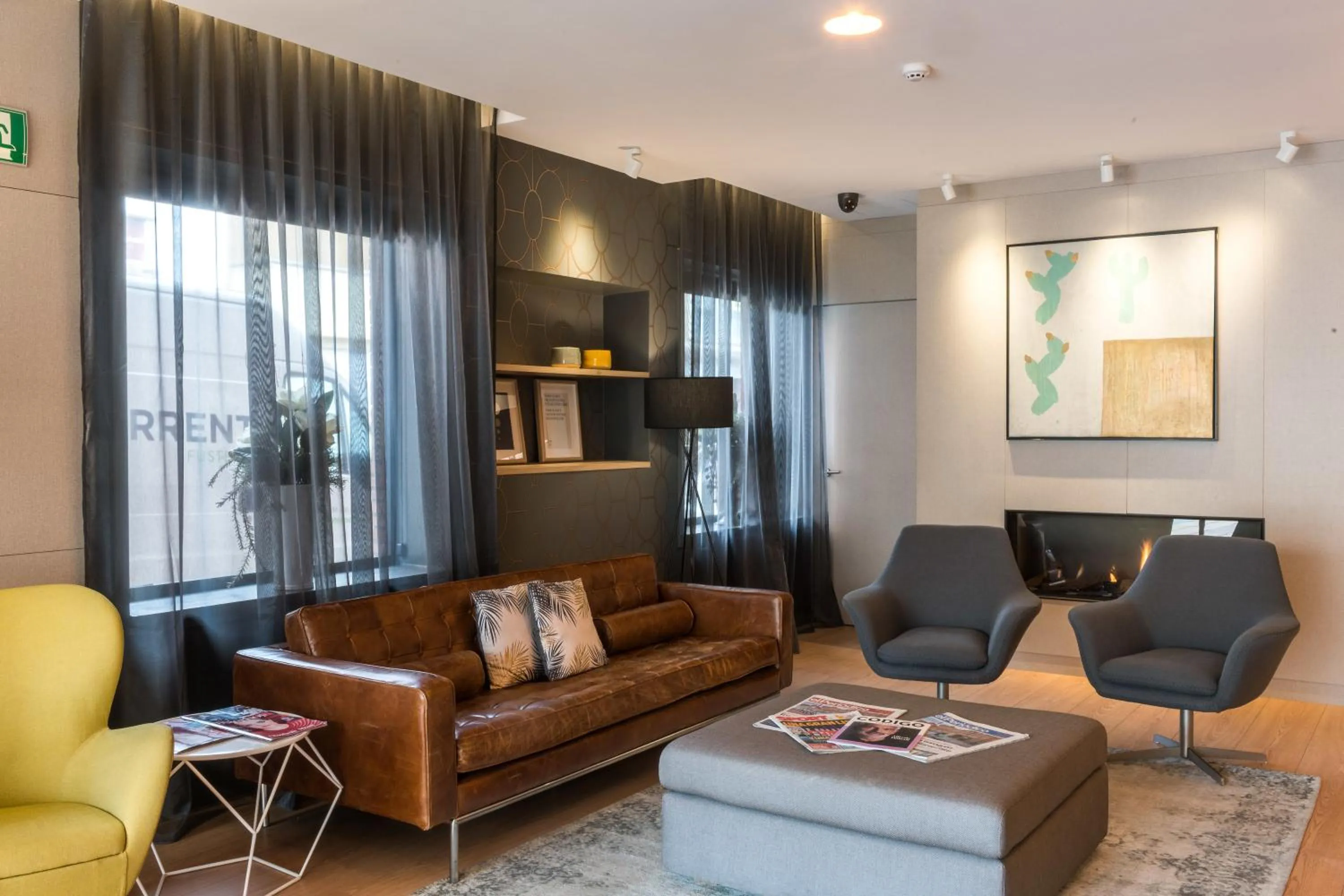 Lobby or reception in Up Rooms Vic Hotel