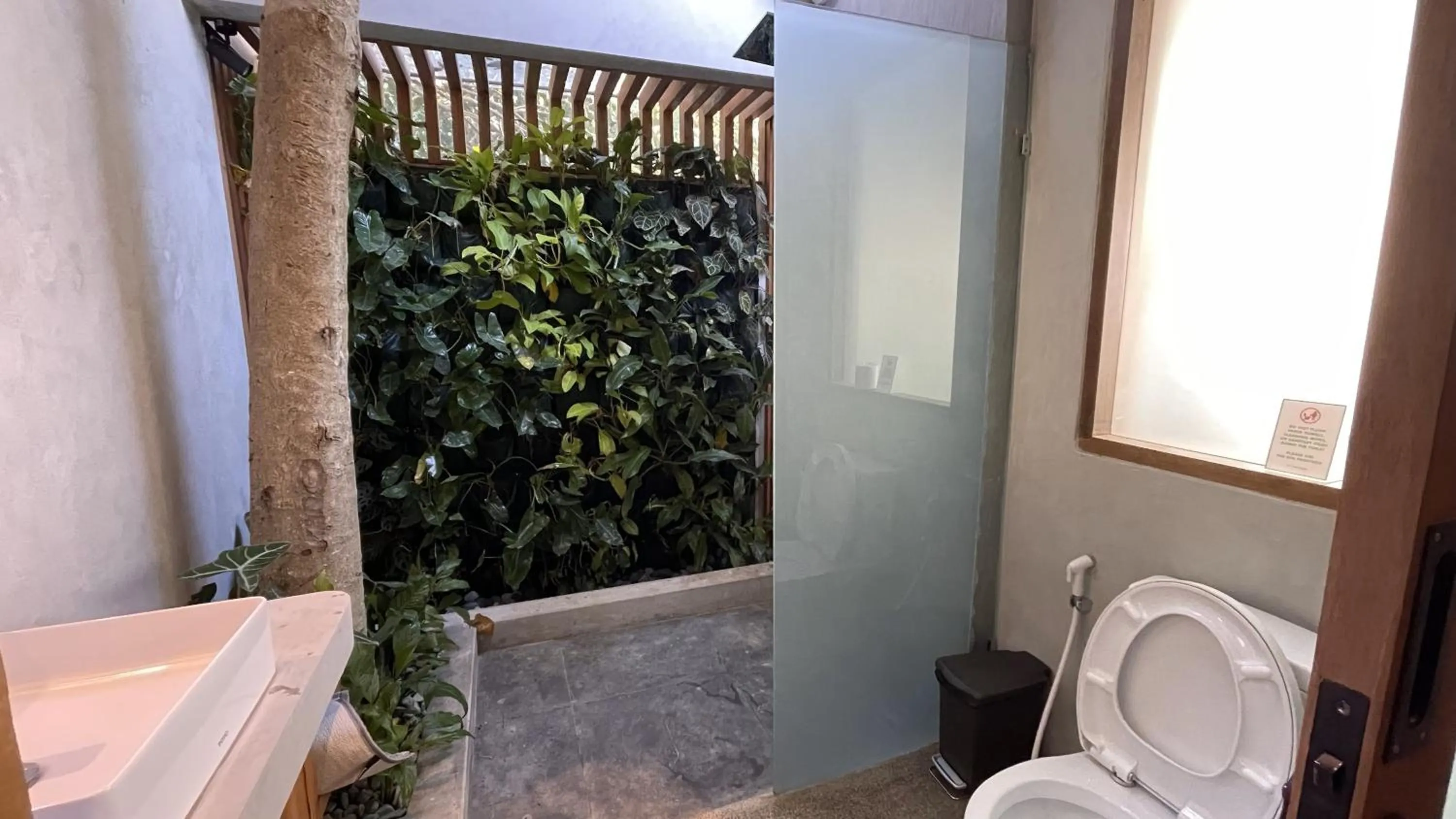 Toilet in Leafy Home Canggu