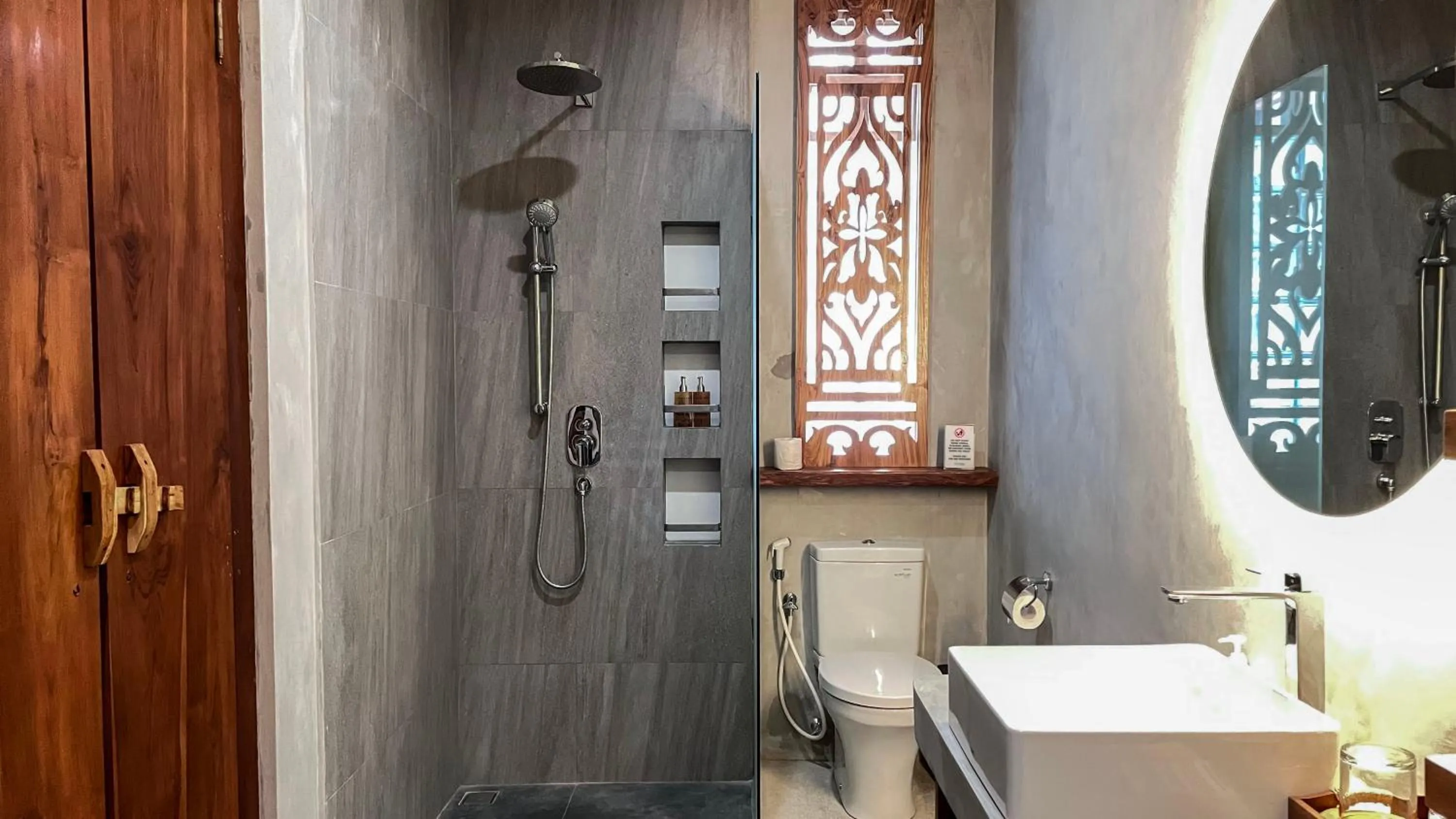 Bathroom in Leafy Home Canggu