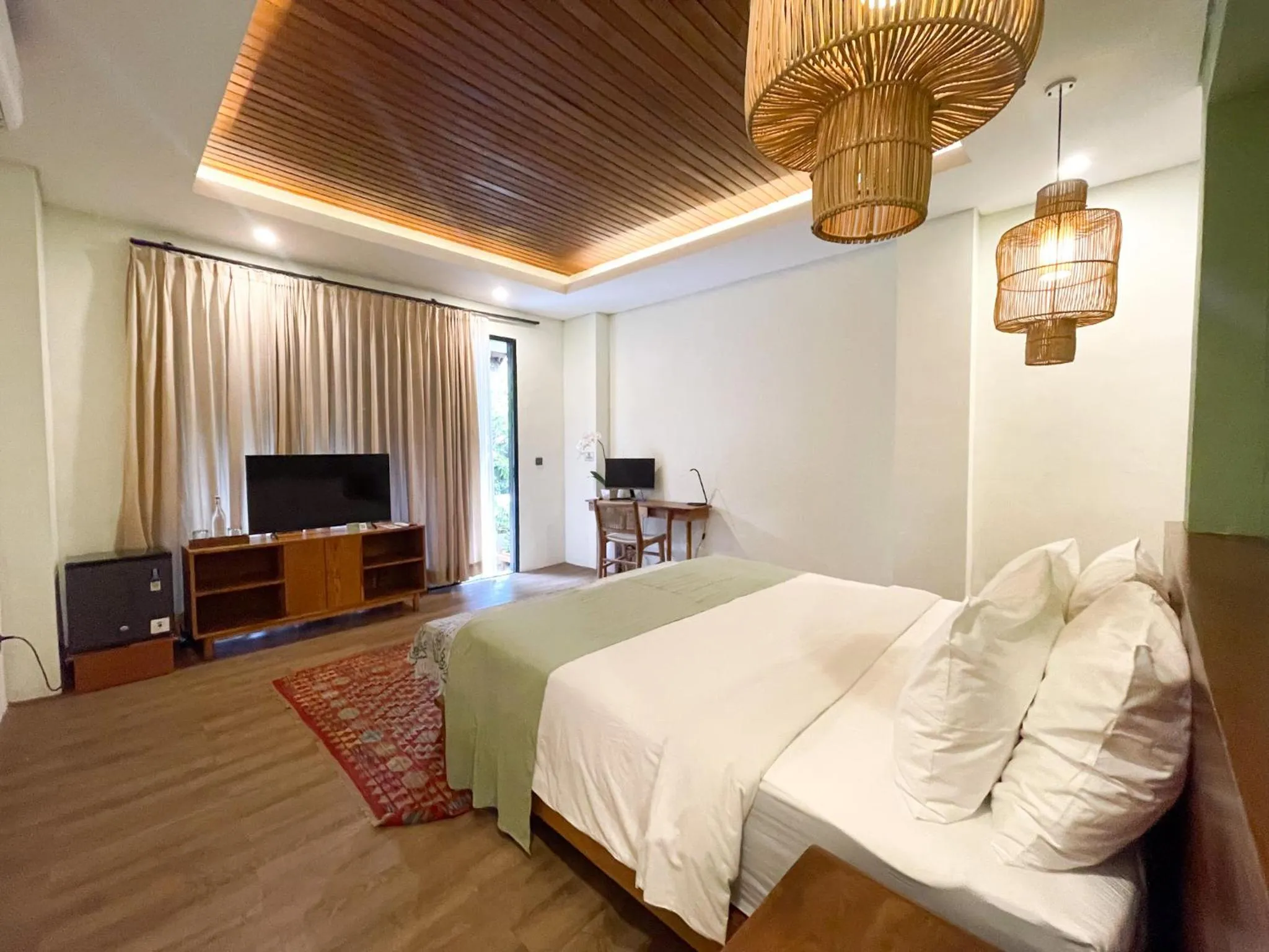 Guests, Bed in Leafy Home Canggu