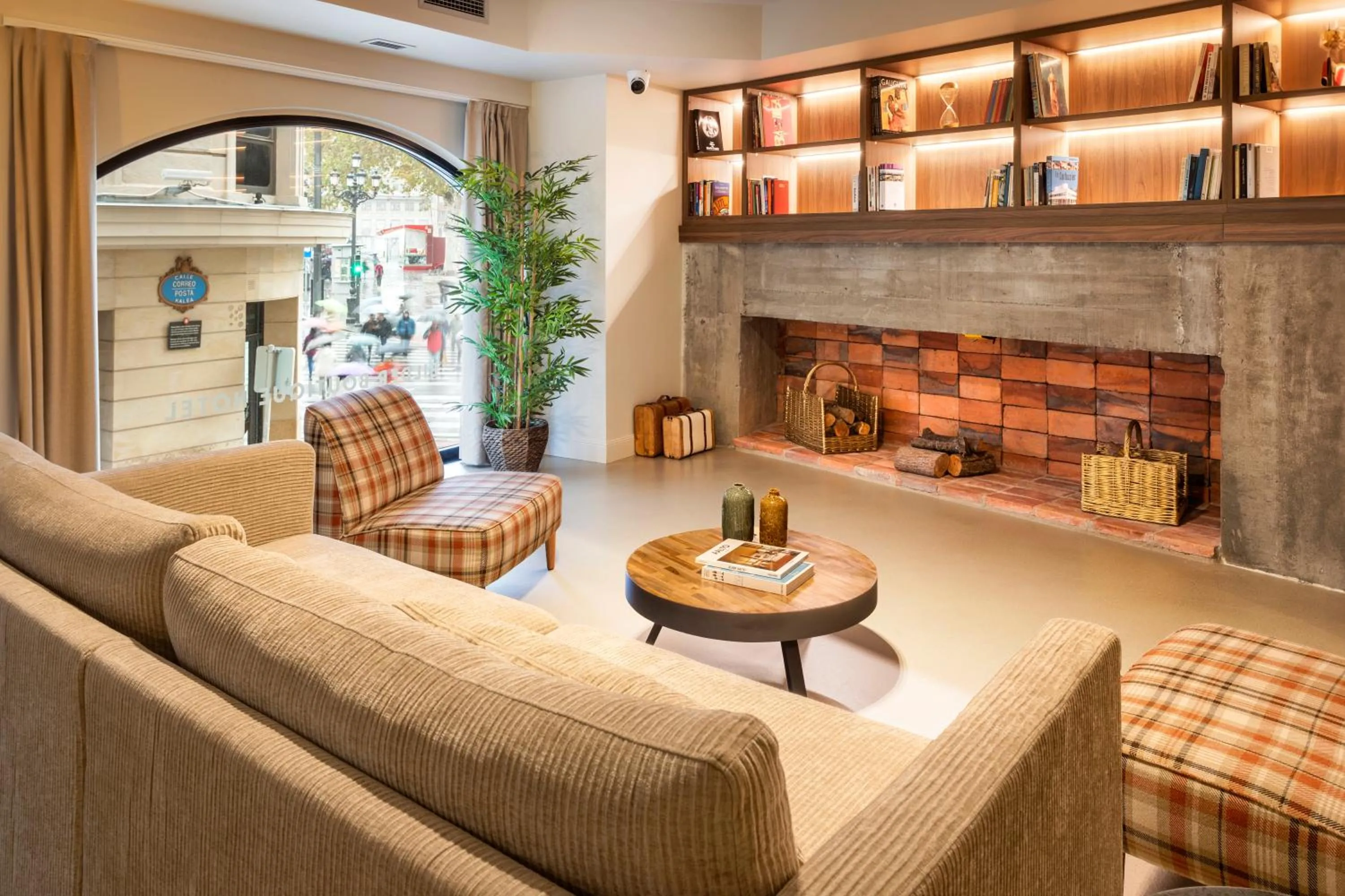 Library in Bilder Boutique Hotel