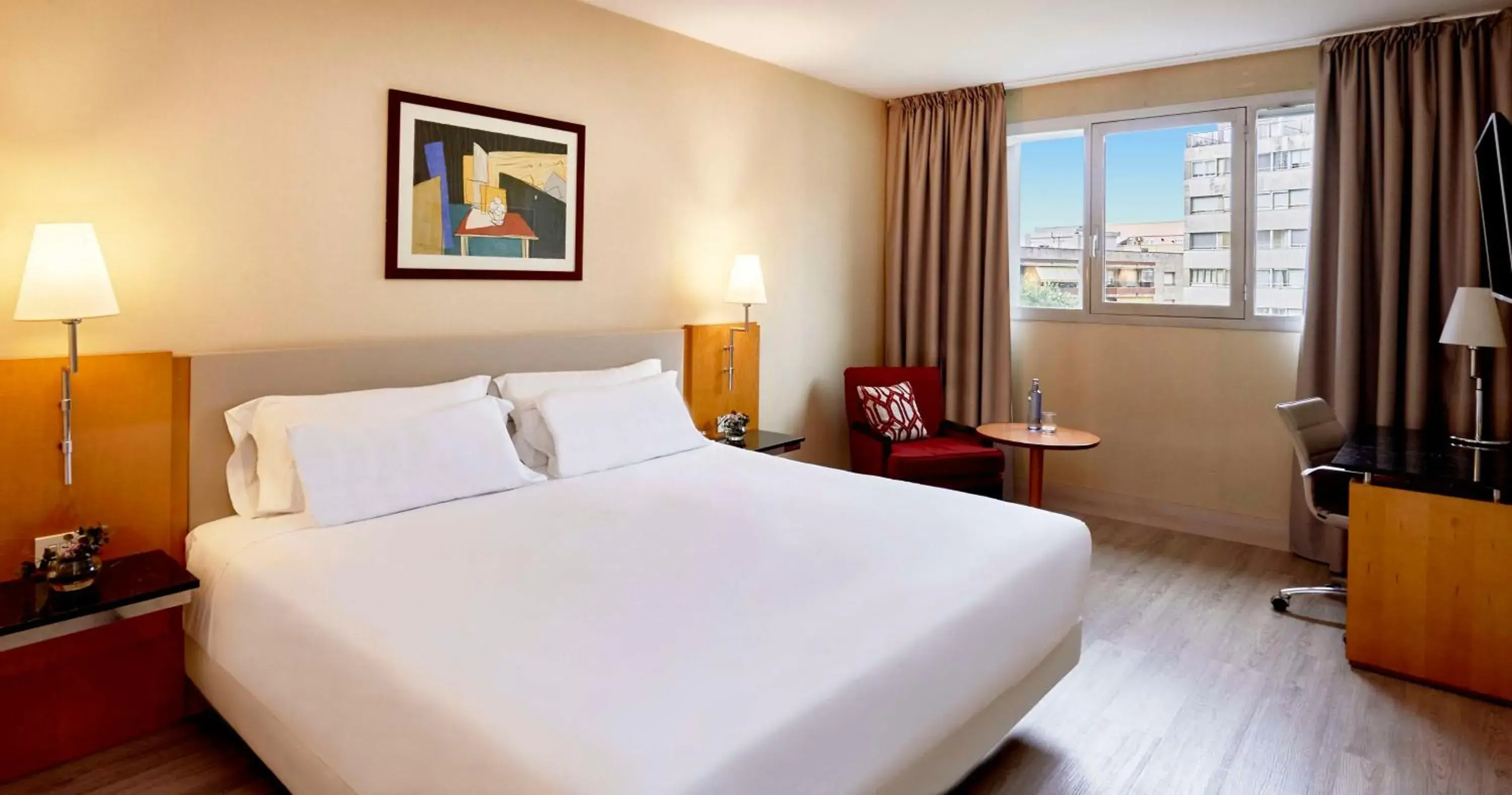 Photo of the whole room, Bed in NH Ciutat de Reus Photo of the whole room, Bed in NH Ciutat de Reus