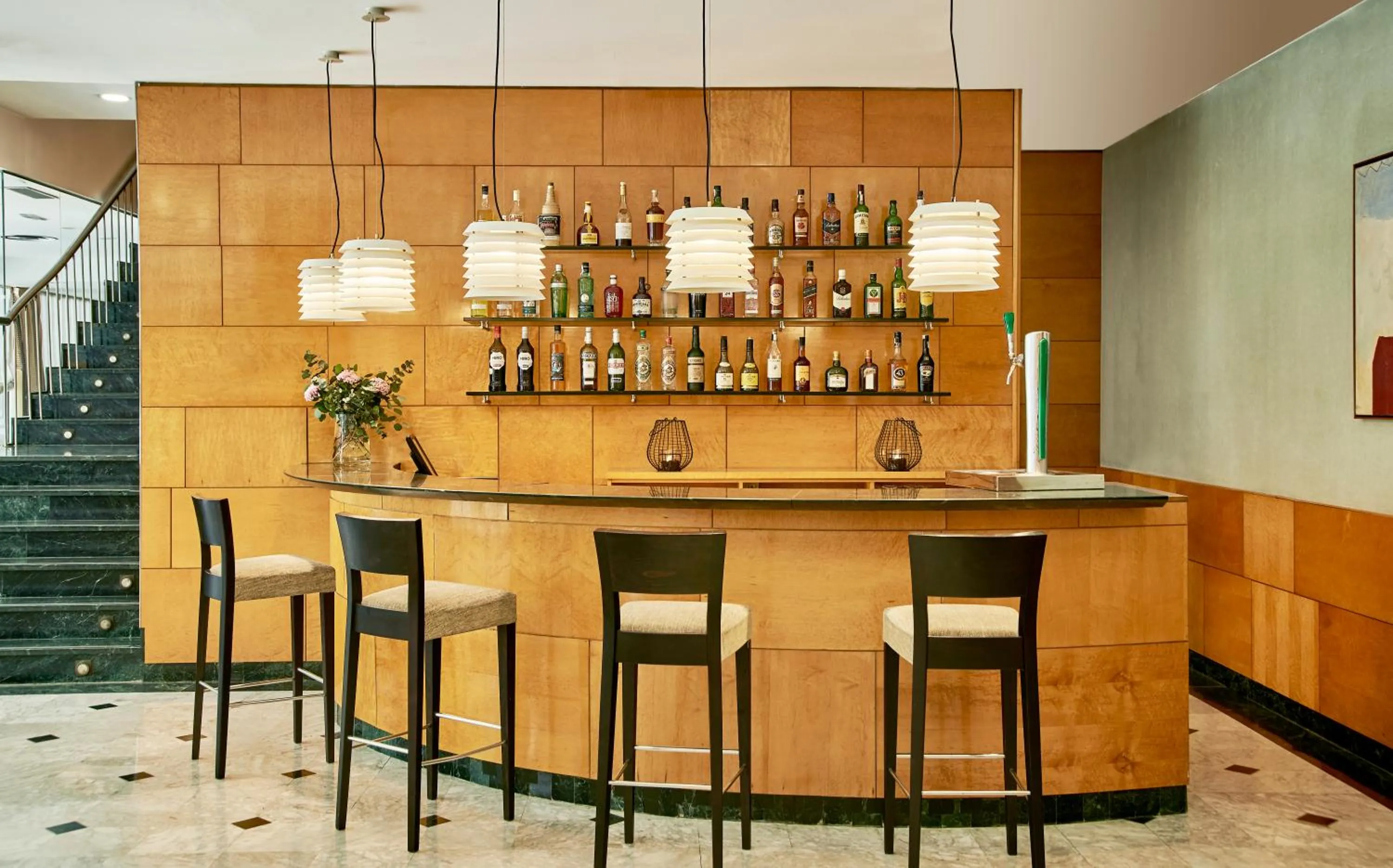 Lounge or bar in NH Ciutat de Reus