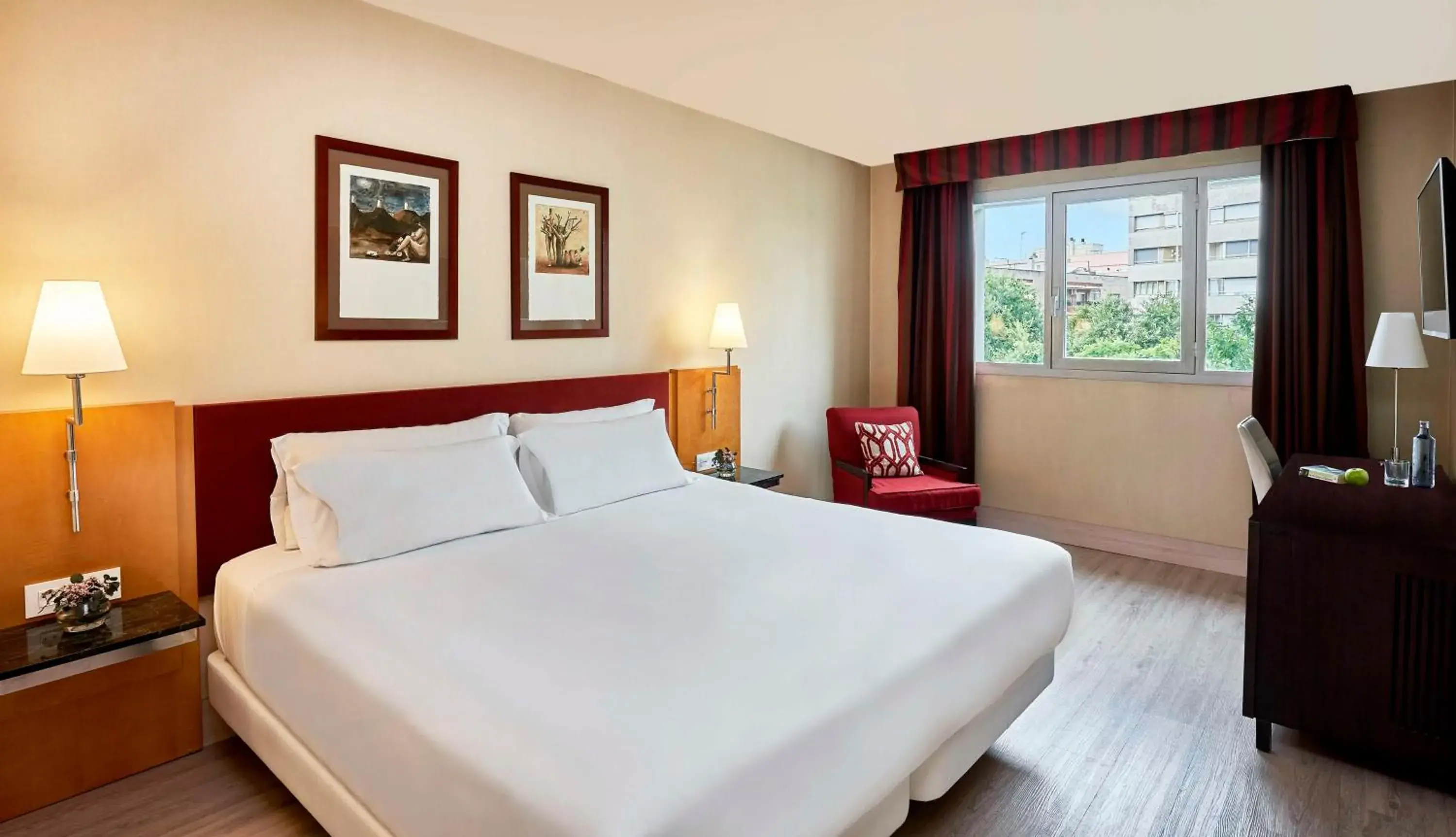 Photo of the whole room, Bed in NH Ciutat de Reus Photo of the whole room, Bed in NH Ciutat de Reus