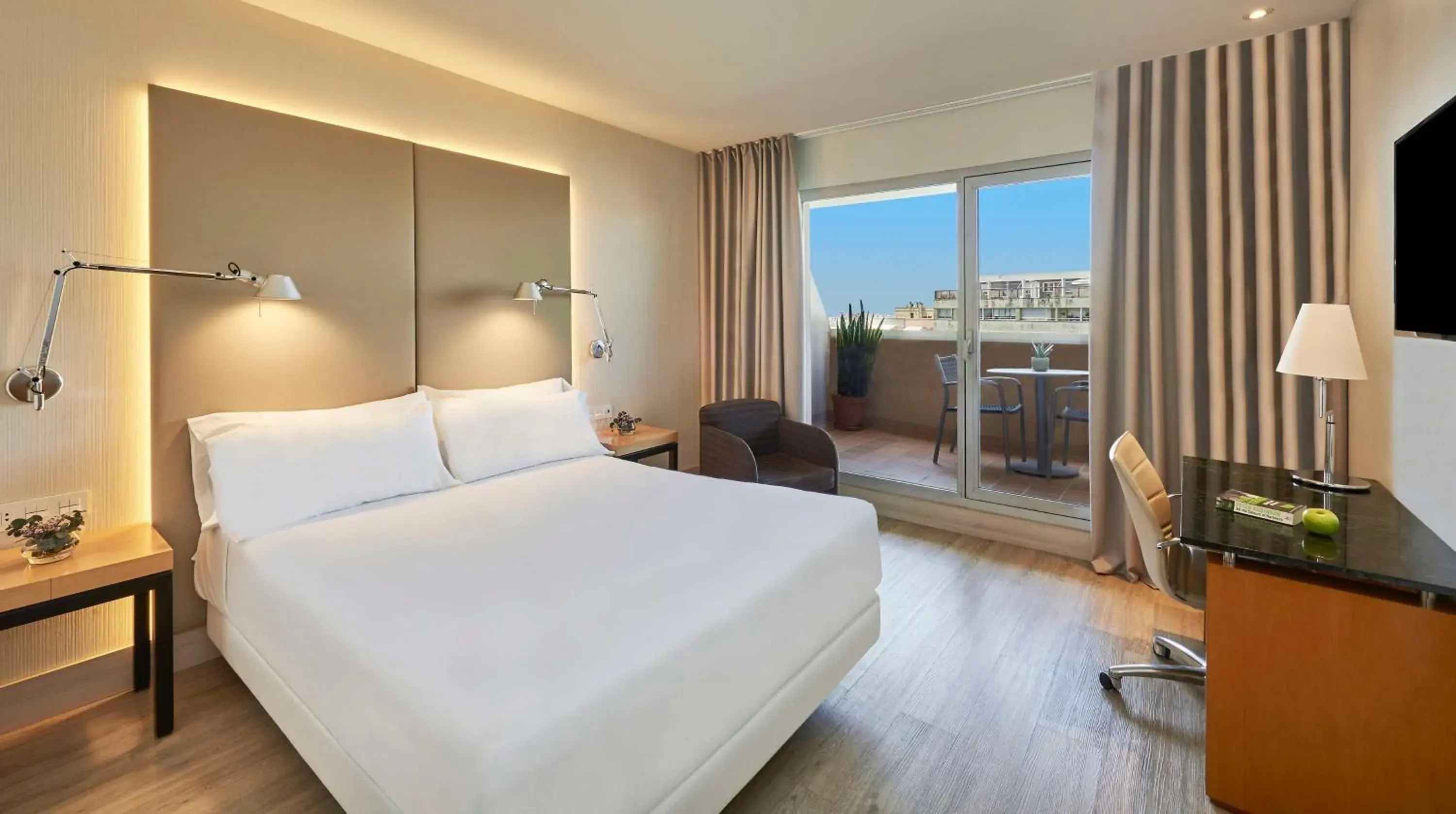 Bedroom, Bed in NH Ciutat de Reus Bedroom, Bed in NH Ciutat de Reus