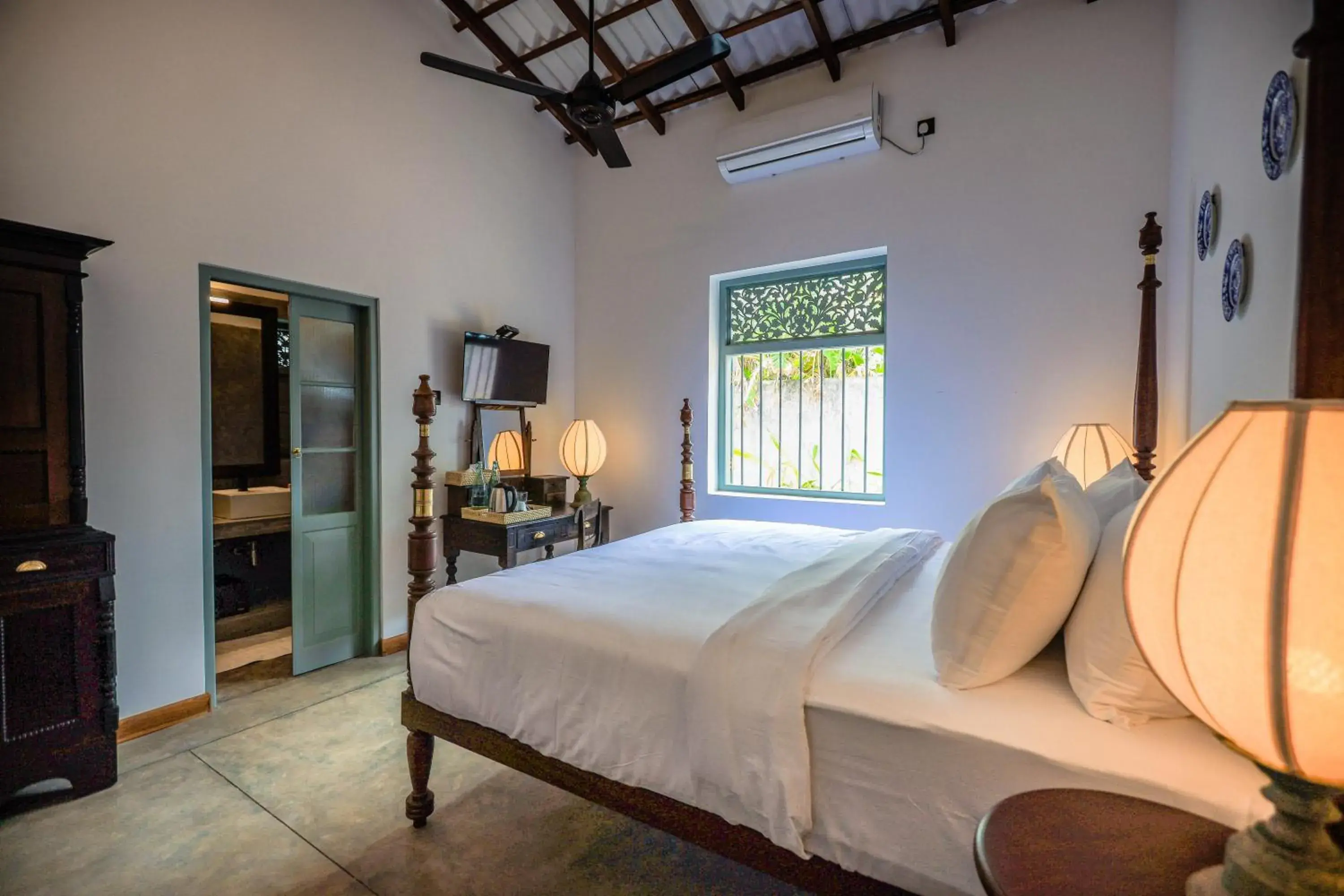 Bed in Moi Talpe by DBI Bed in Moi Talpe by DBI