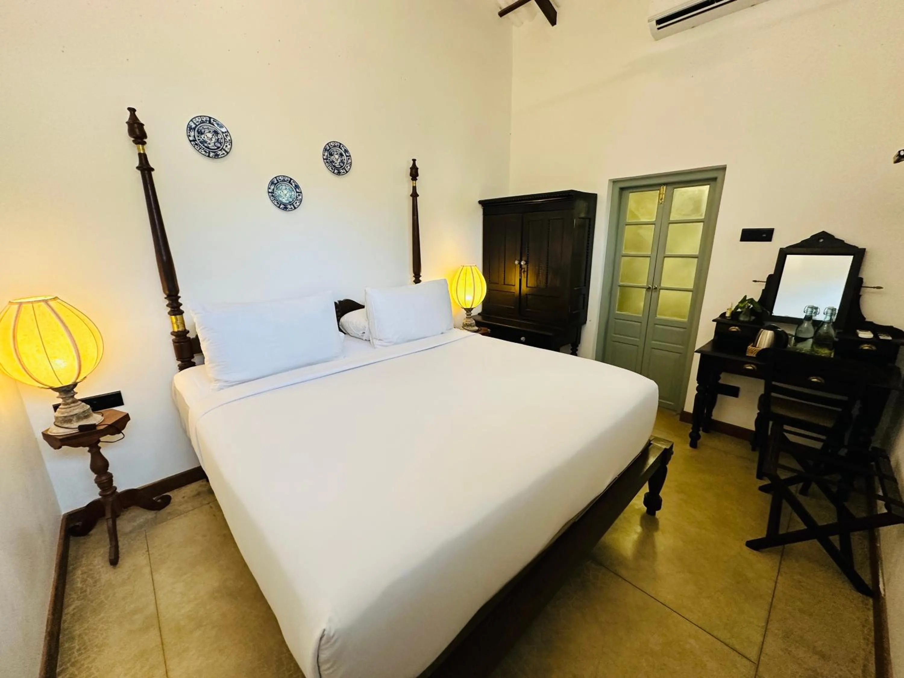 Photo of the whole room, Bed in Moi Talpe by DBI