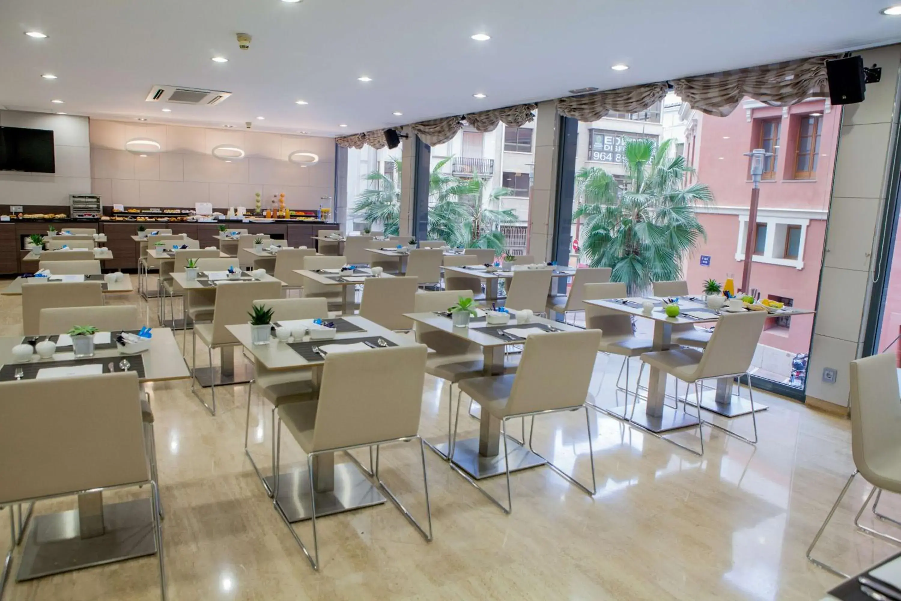 Restaurant/places to eat in NH Castellón Mindoro Restaurant/places to eat in NH Castellón Mindoro