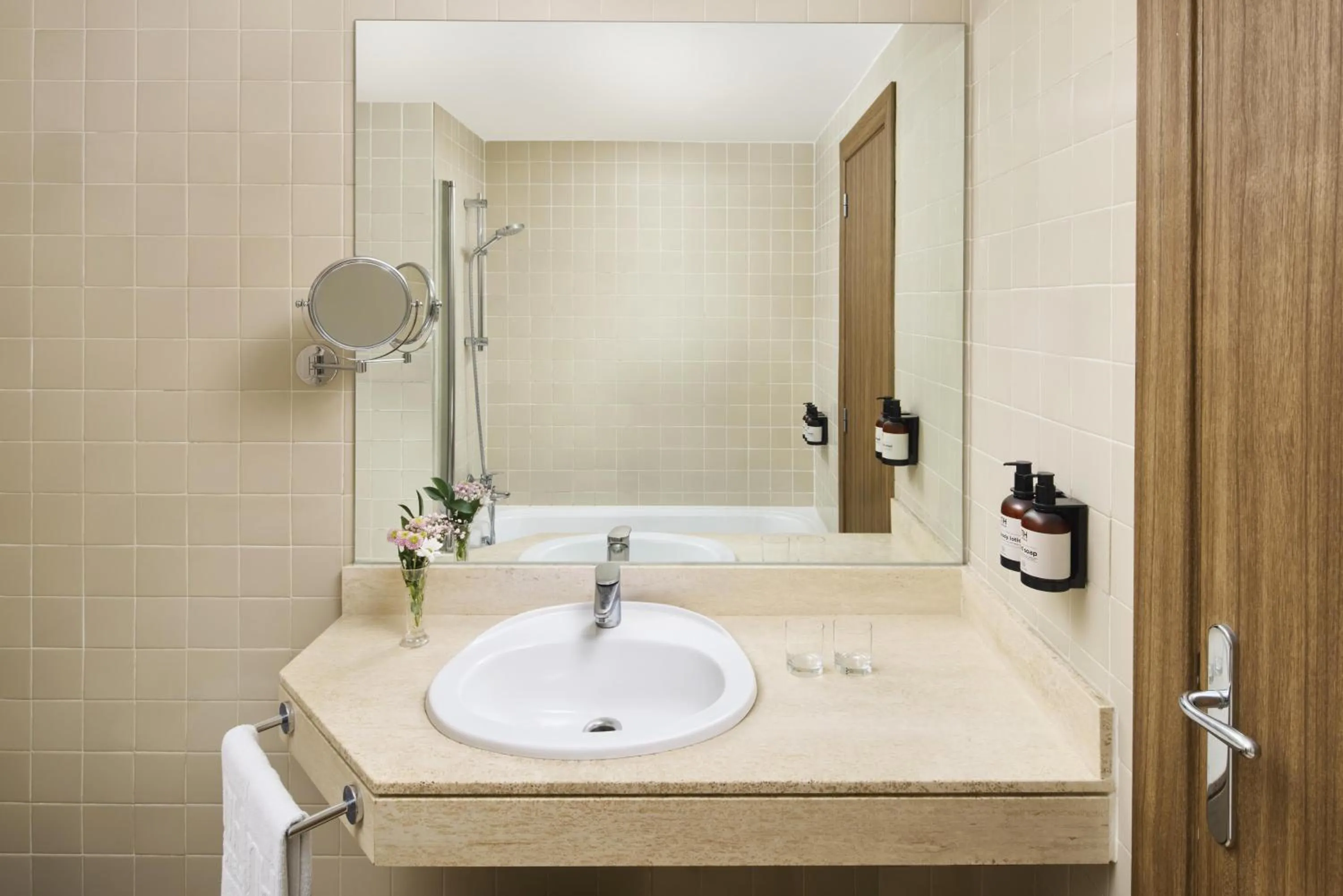 Bathroom in NH Castellón Mindoro