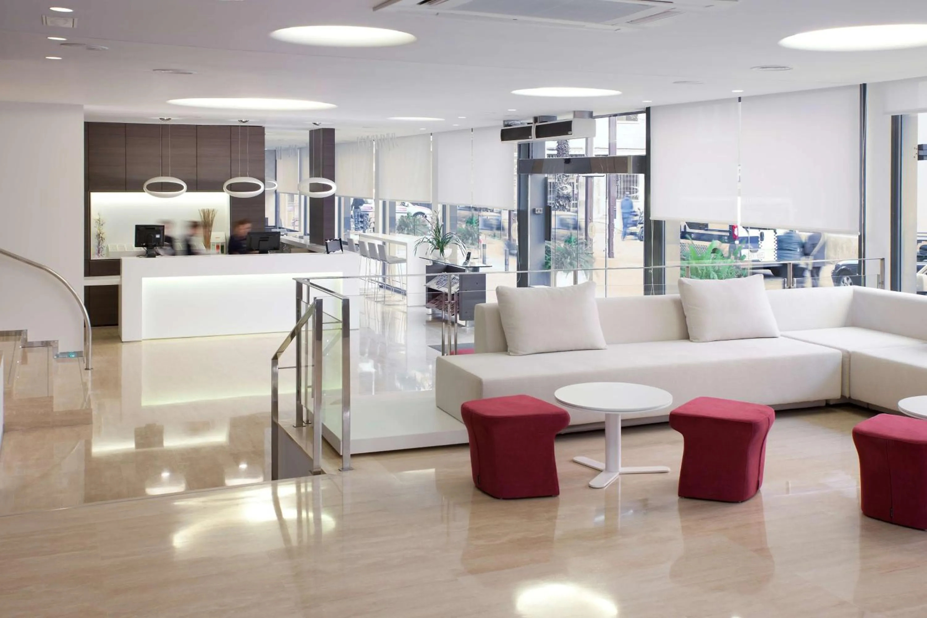 Lobby or reception in NH Castellón Mindoro