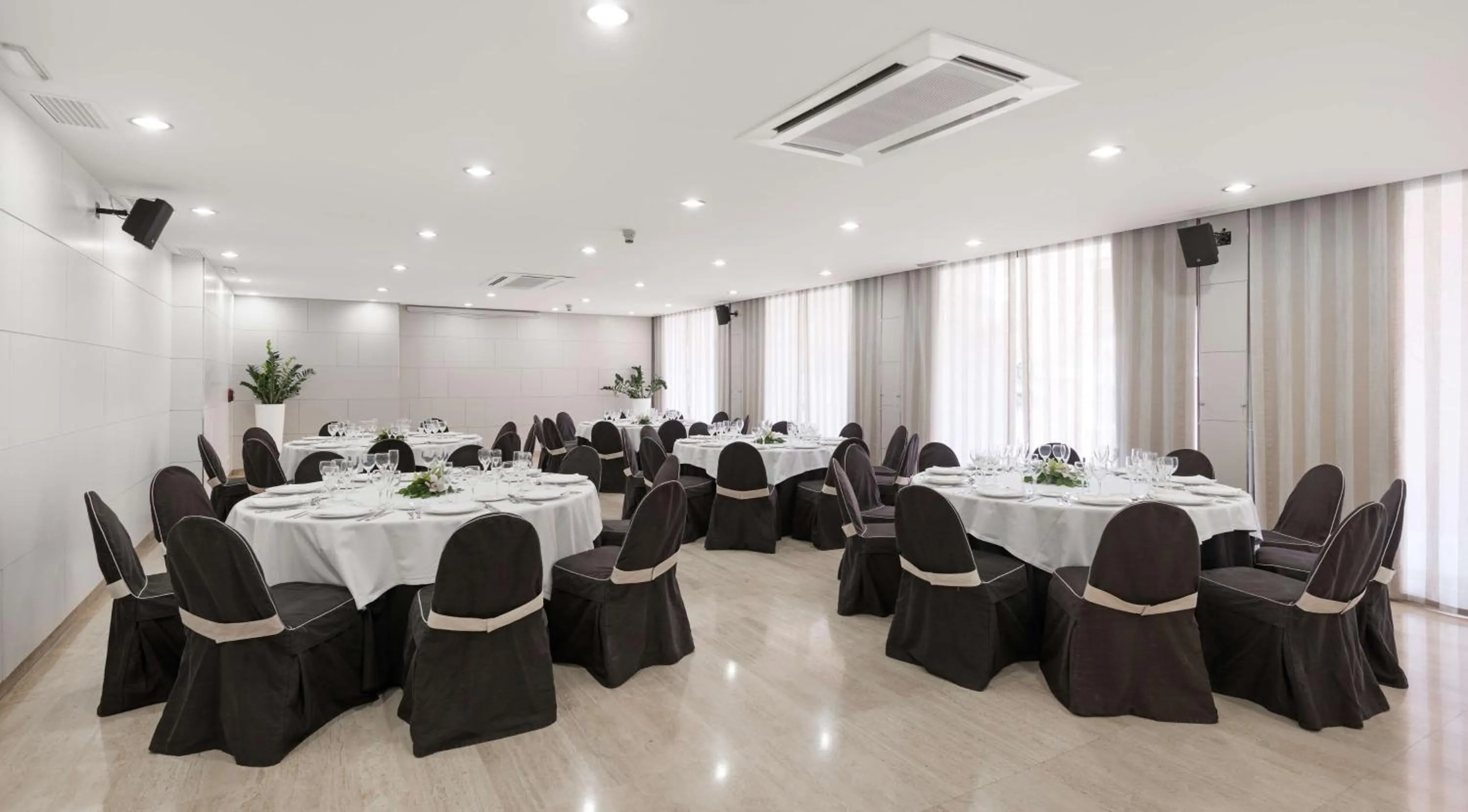 Meeting/conference room in NH Castellón Mindoro