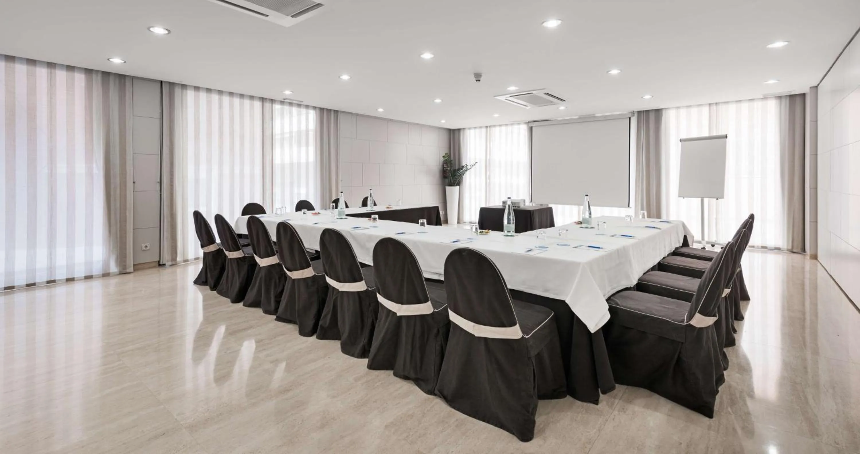 Meeting/conference room in NH Castellón Mindoro