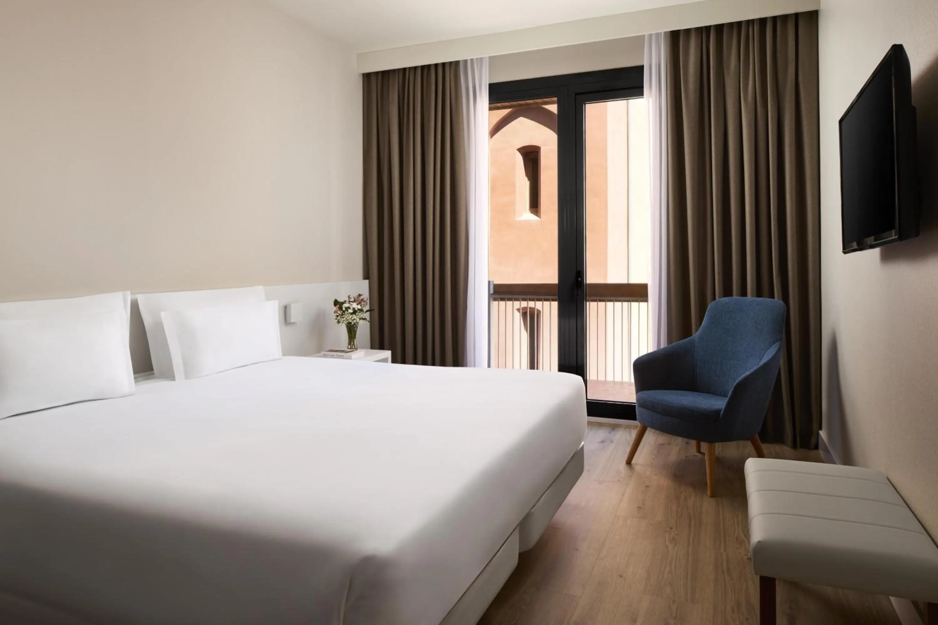 Bedroom, Bed in NH Castellón Mindoro