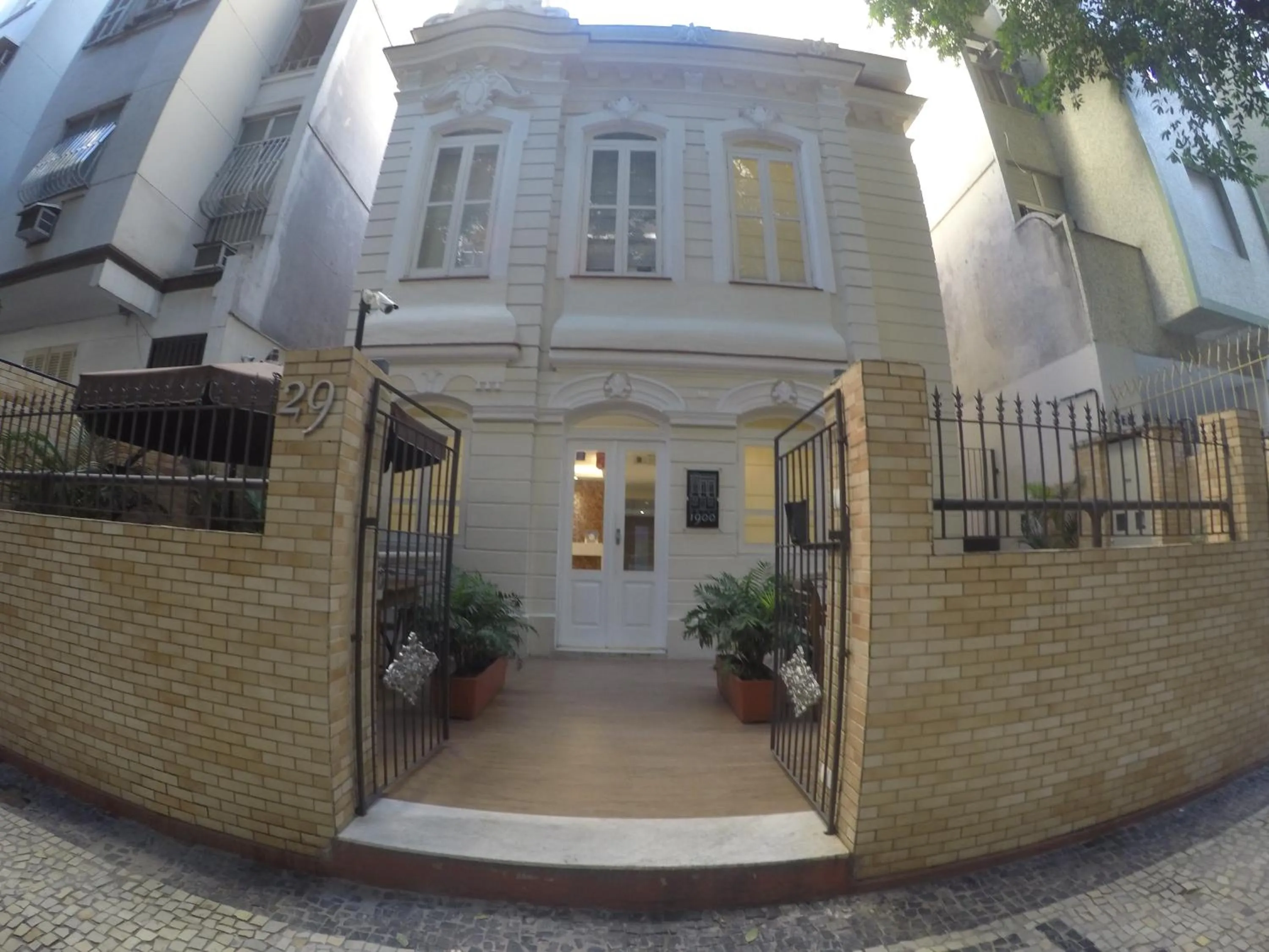 Property building in Samba Rio 1900