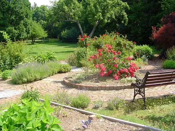 Garden in Stephen Clay Homestead Bed and Breakfast Garden in Stephen Clay Homestead Bed and Breakfast