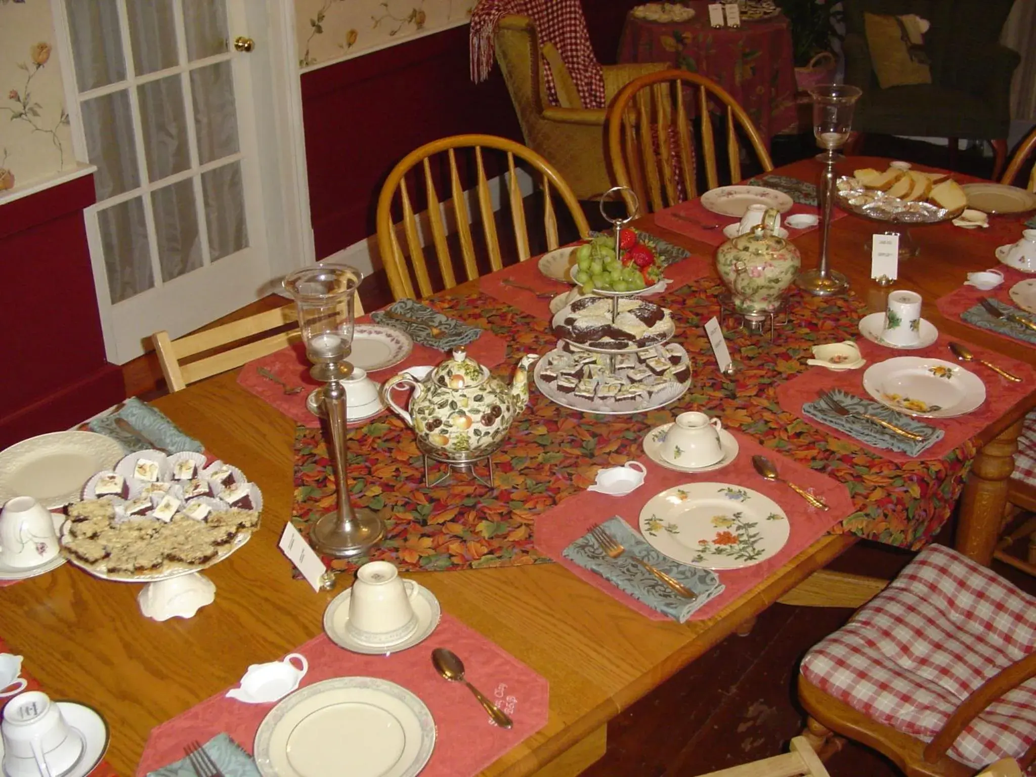 Dining area in Stephen Clay Homestead Bed and Breakfast Dining area in Stephen Clay Homestead Bed and Breakfast
