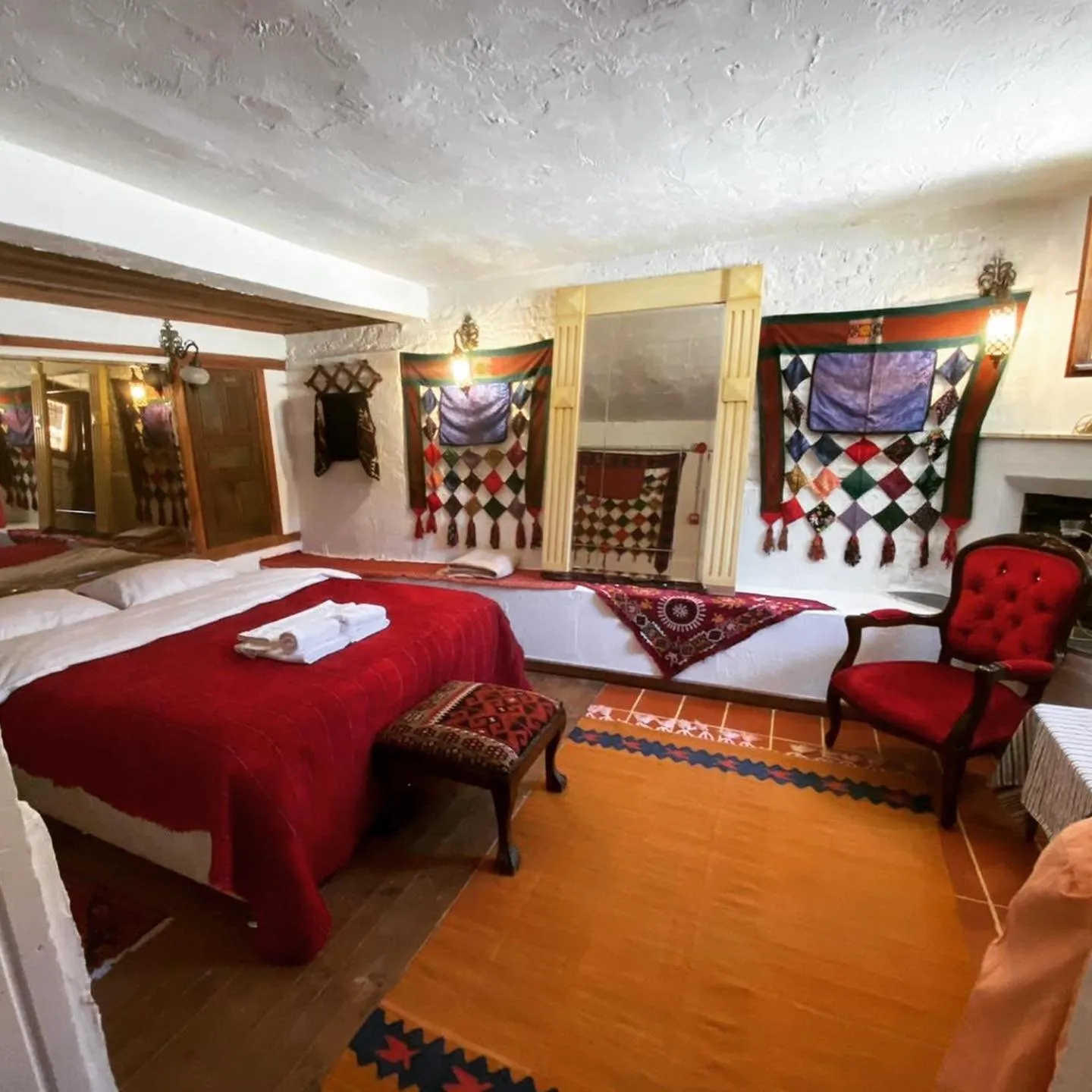 Bed in Şirince Lotus Konakları