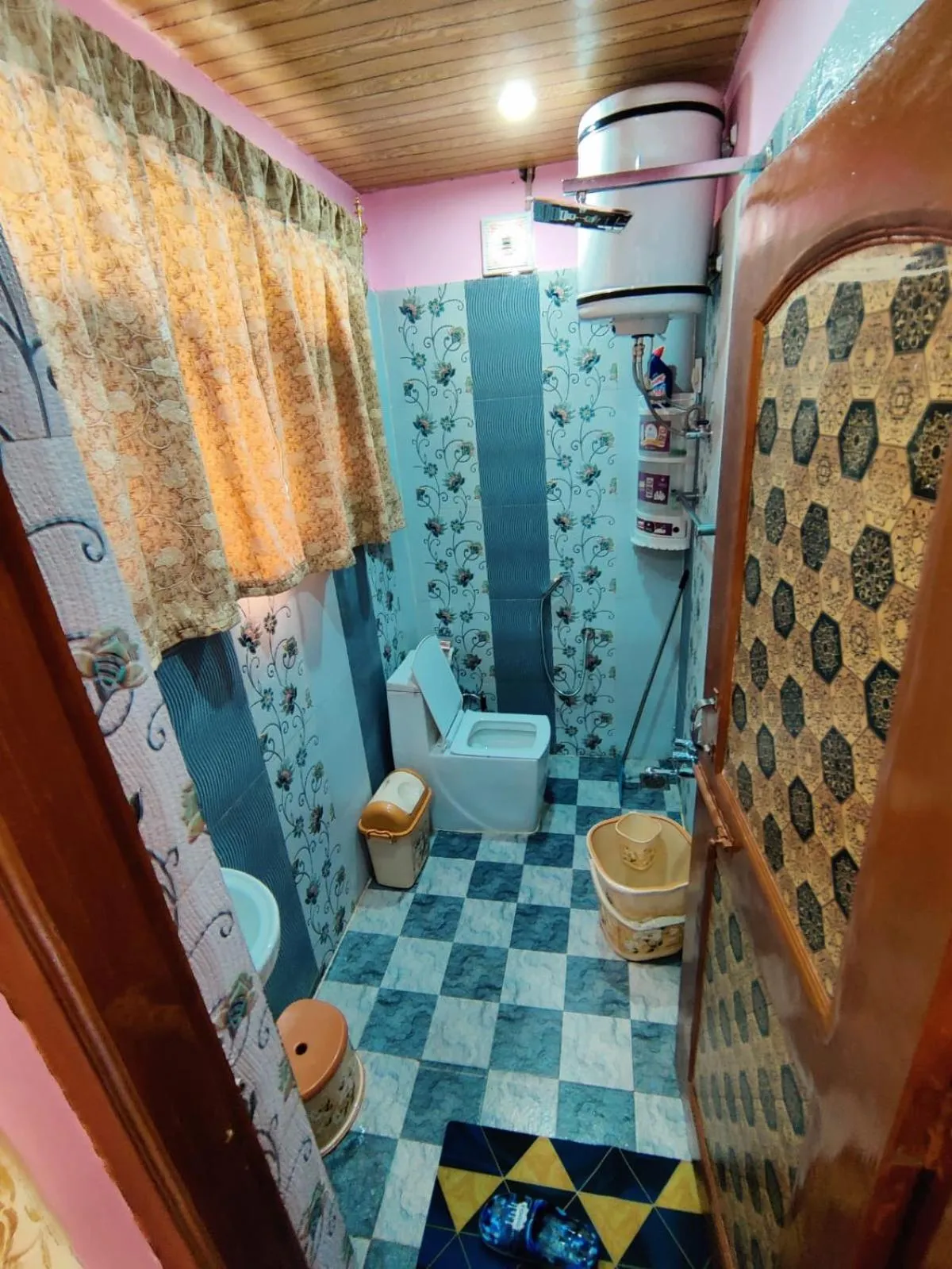 Bathroom in Kashmir Homestay
