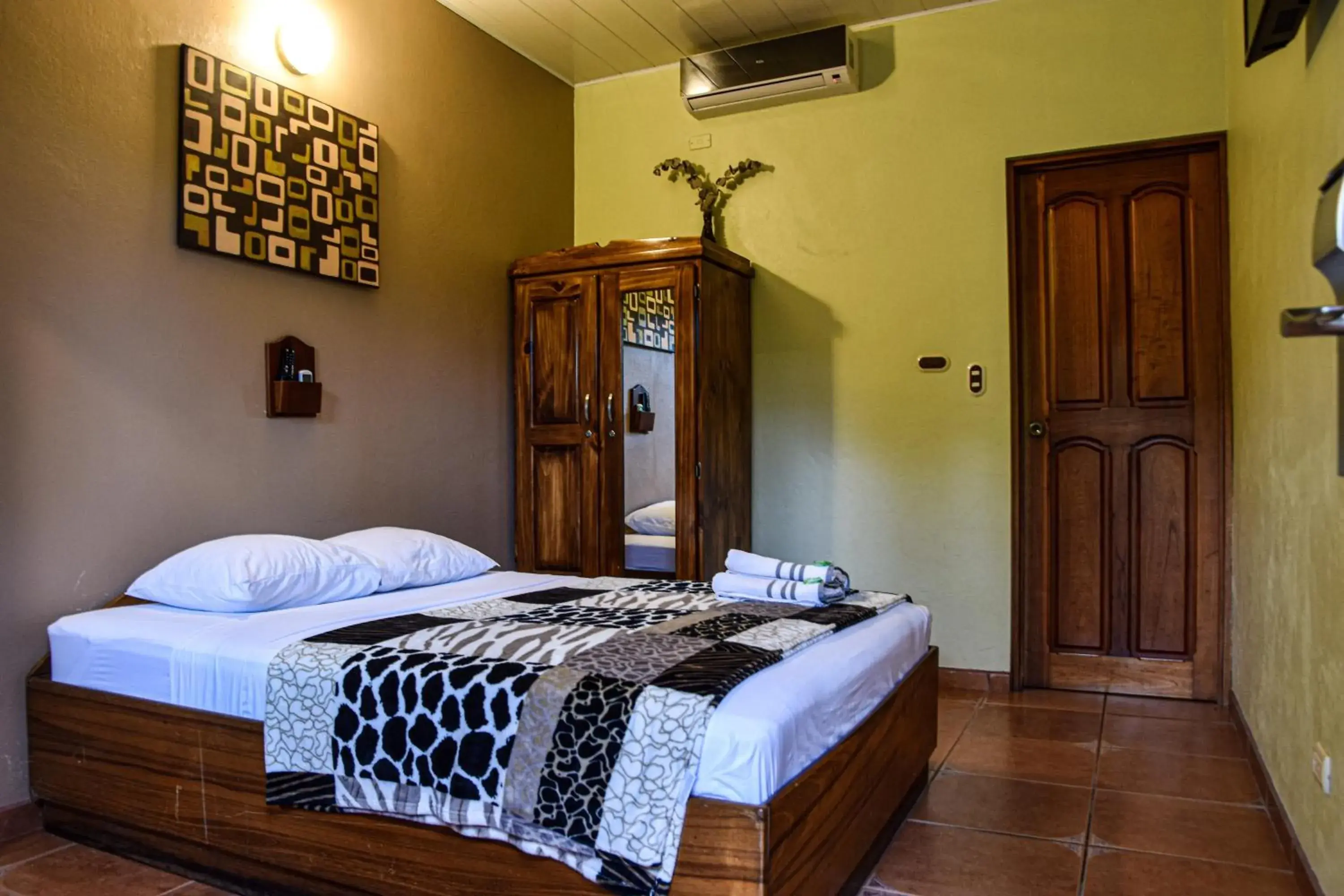 Small Double Room in Hotel Sierra Arenal Small Double Room in Hotel Sierra Arenal