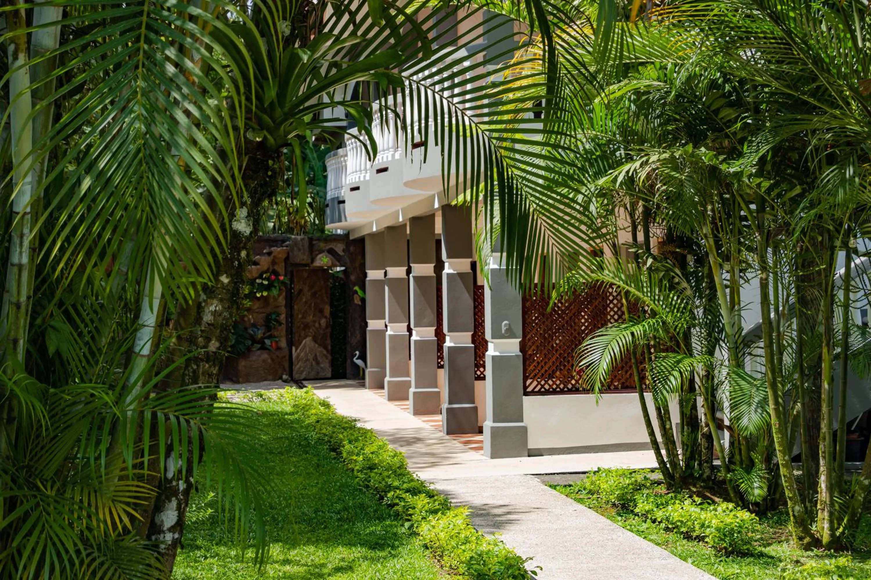 Property building in Hotel Sierra Arenal