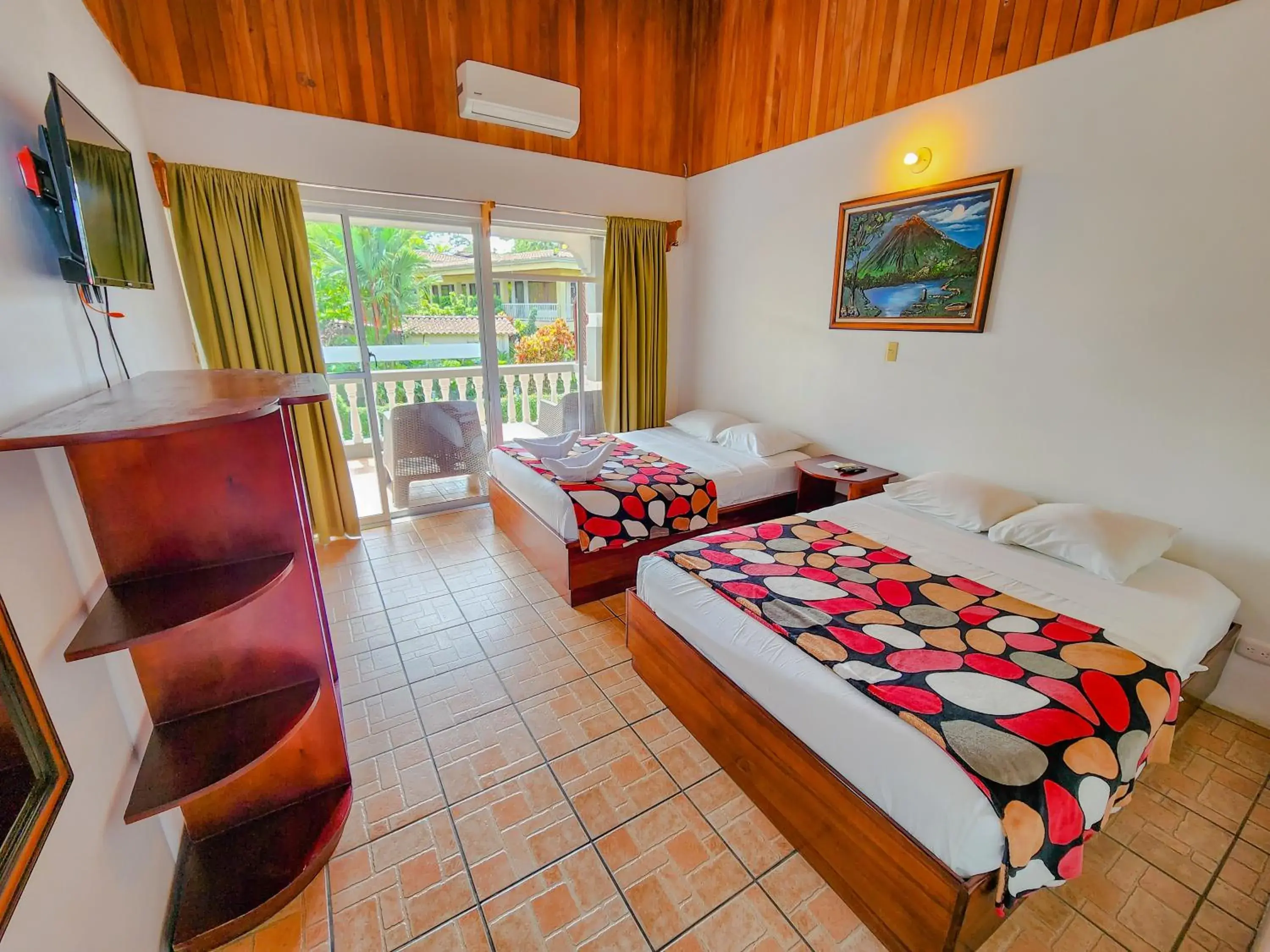 Double Room with Balcony in Hotel Sierra Arenal Double Room with Balcony in Hotel Sierra Arenal