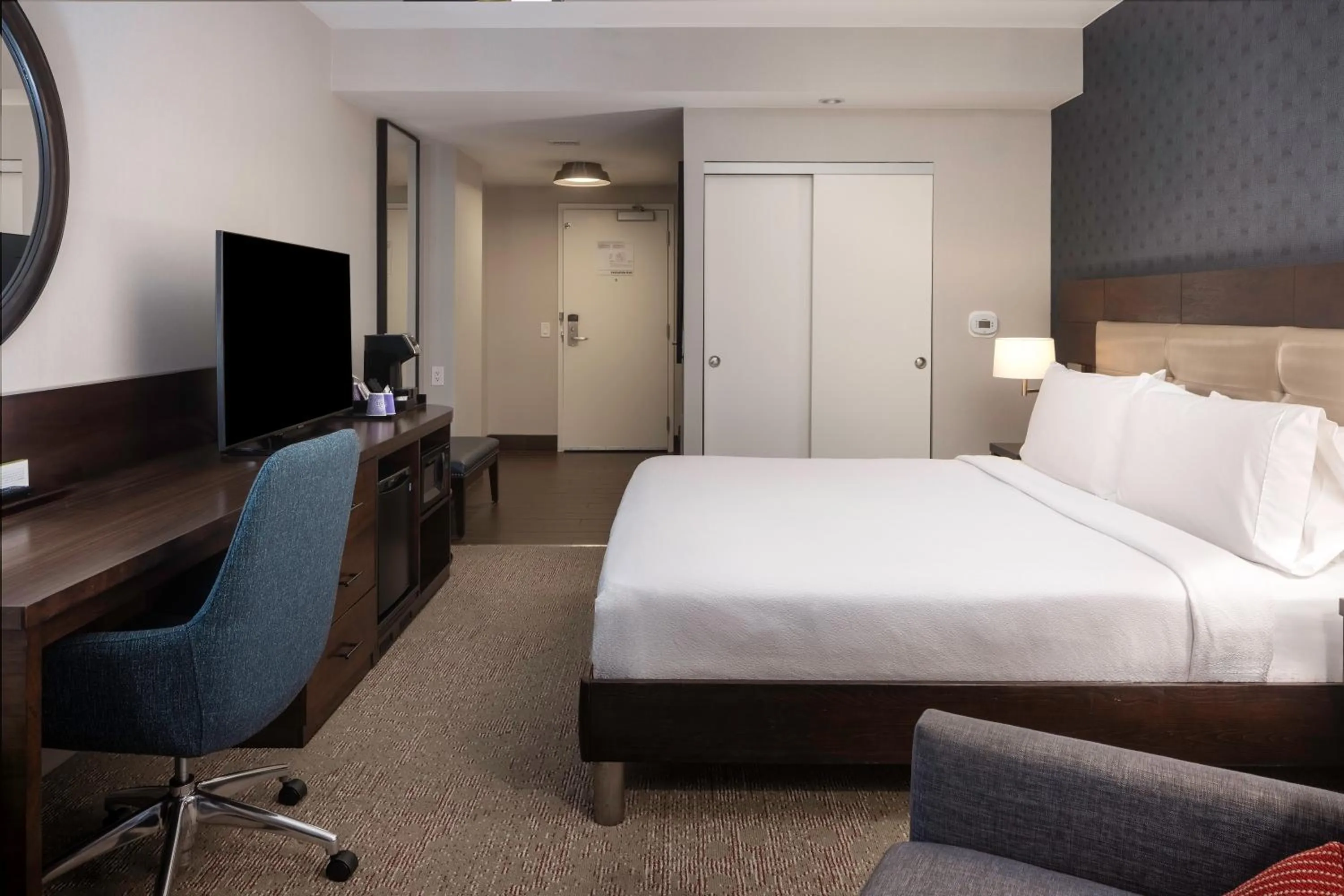 Bedroom, Bed in Hilton Garden Inn Washington DC/Georgetown Area