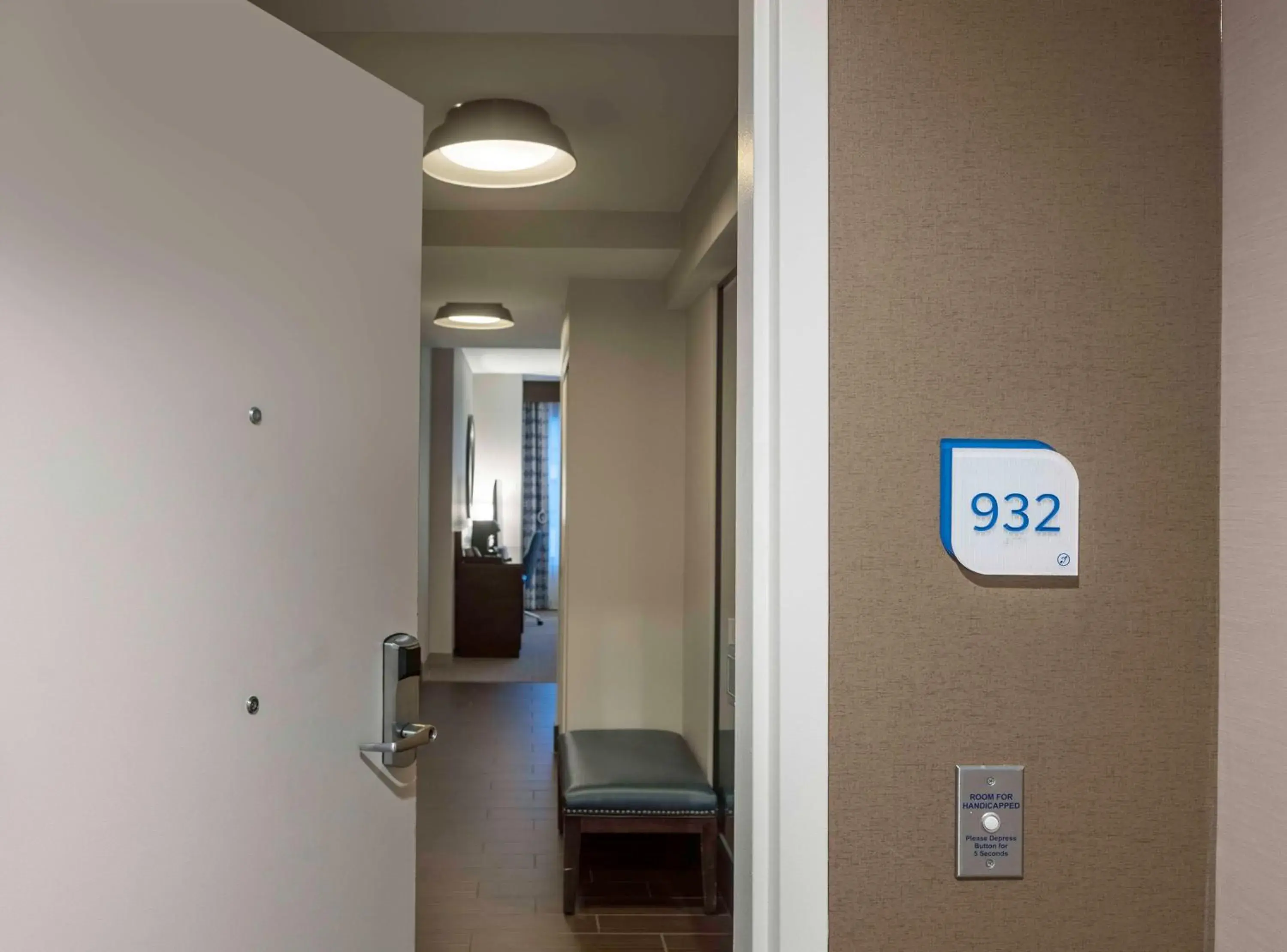 Photo of the whole room in Hilton Garden Inn Washington DC/Georgetown Area Photo of the whole room in Hilton Garden Inn Washington DC/Georgetown Area