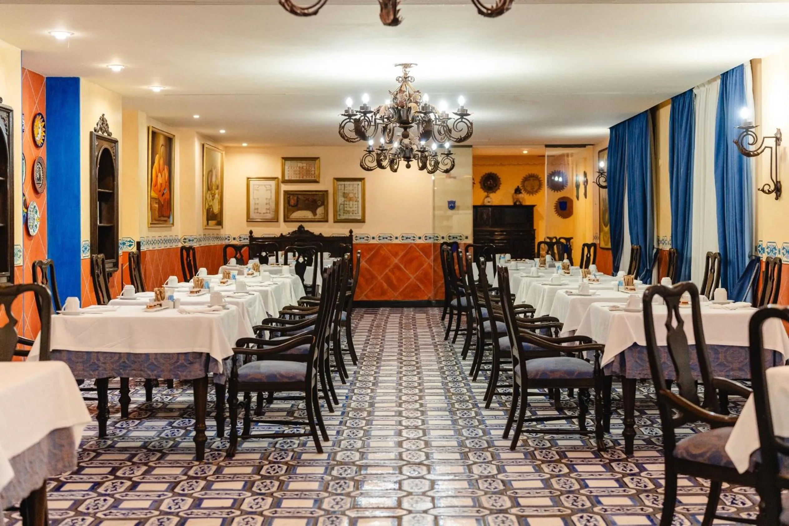 Restaurant/places to eat in Europe Villa Cortes GL