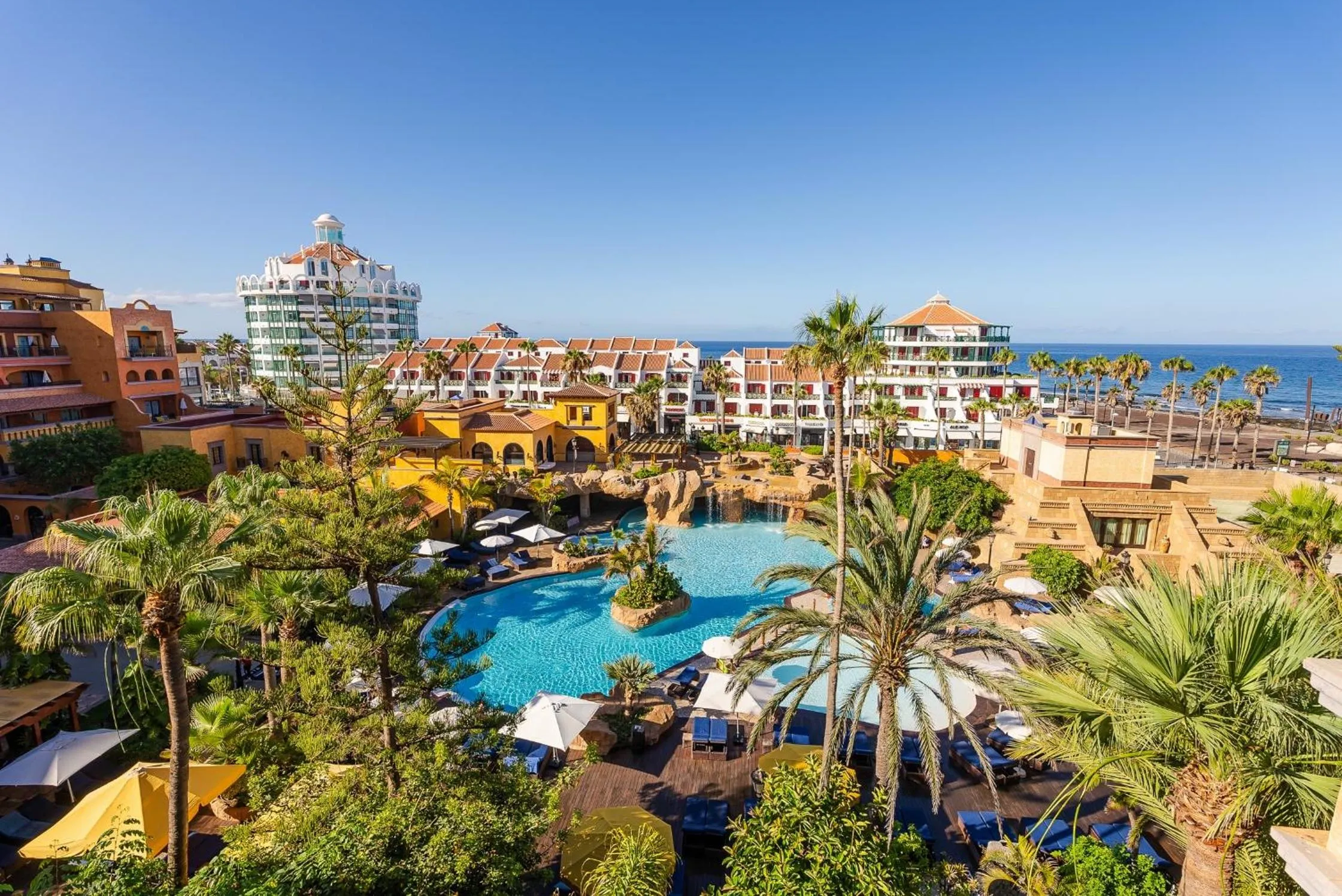 Property building in Europe Villa Cortes GL