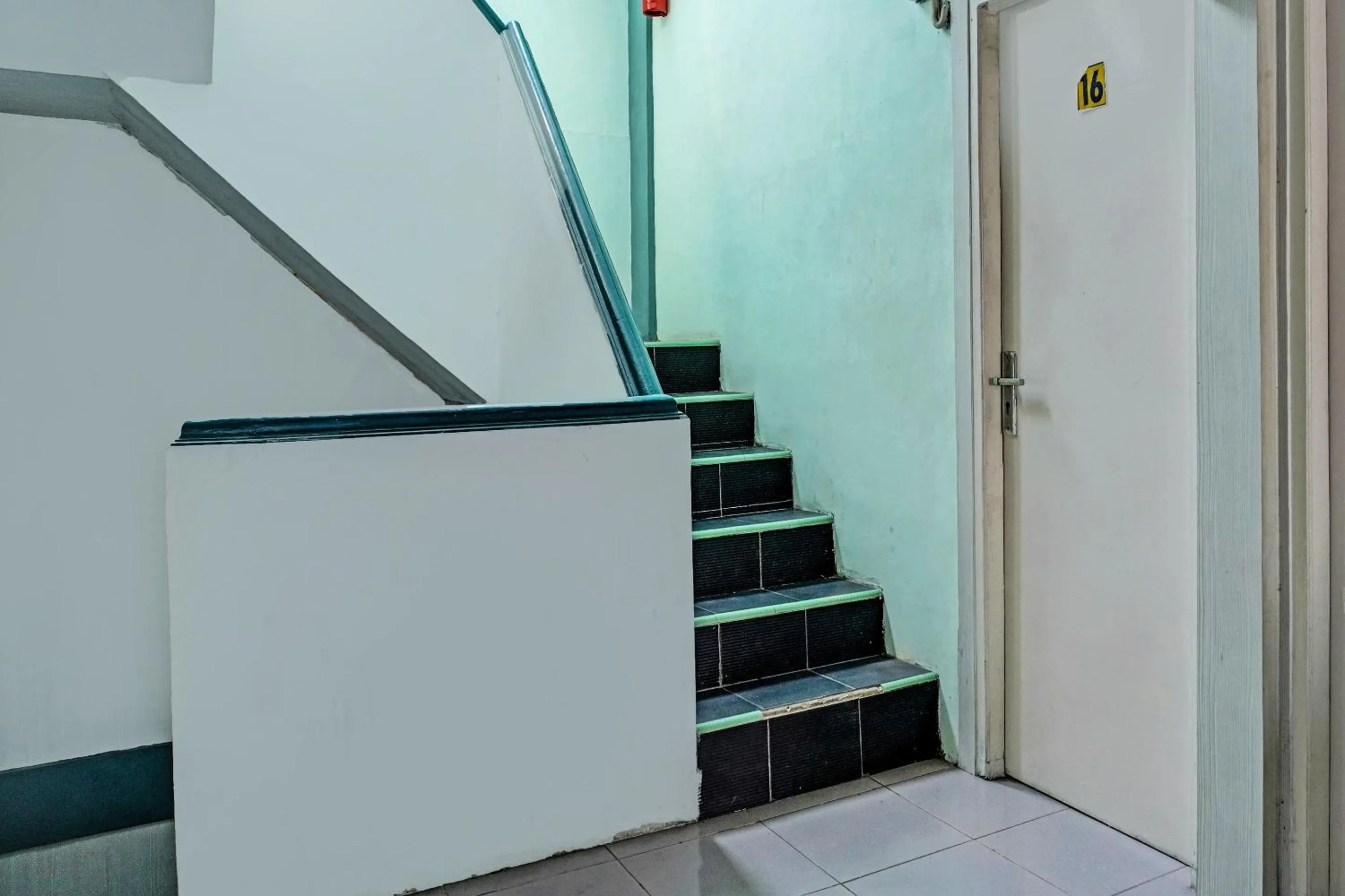 Lobby or reception in Hotel O Home Stay Elis Cateliya Syariah