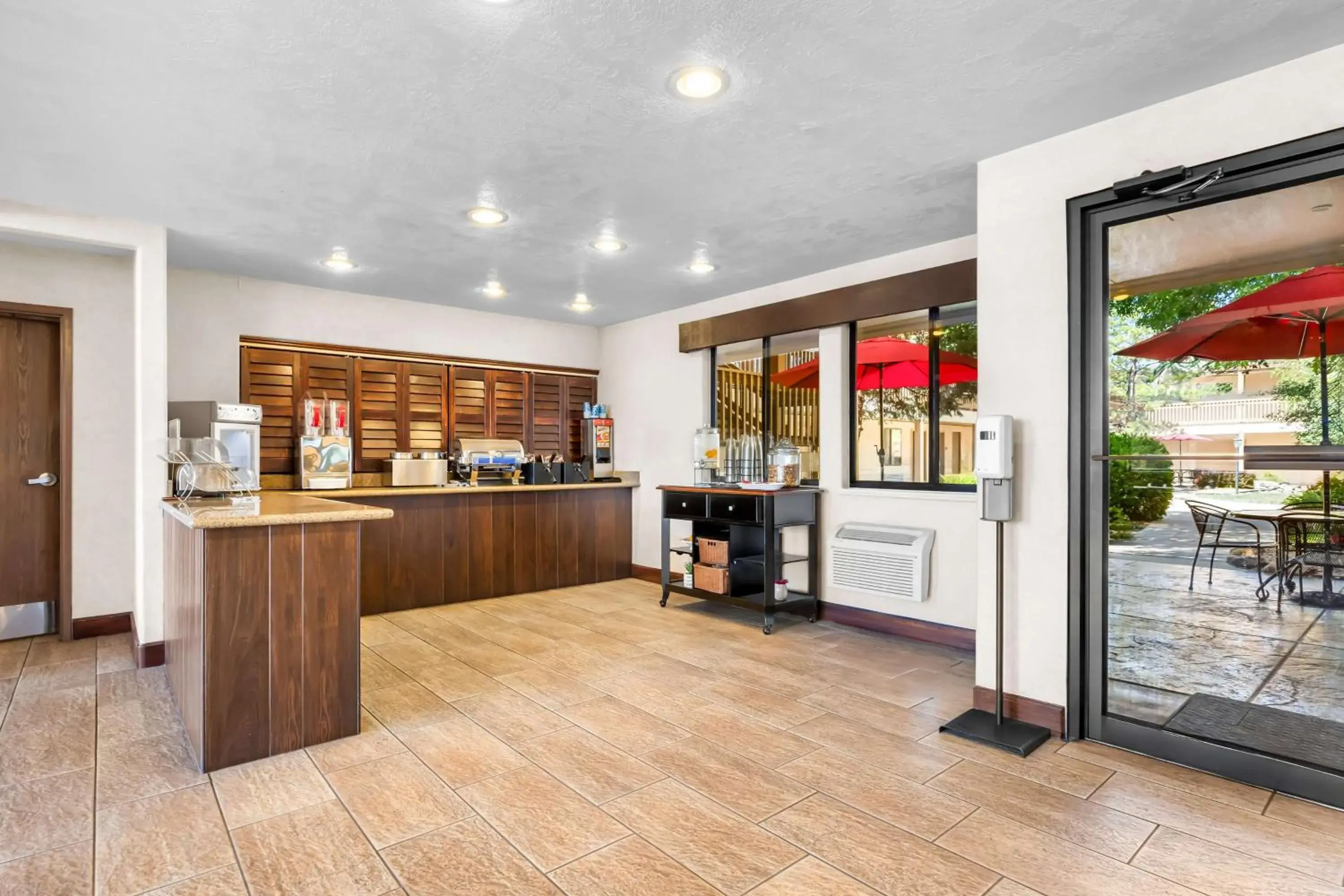 Breakfast in Best Western Grande River Inn & Suites Breakfast in Best Western Grande River Inn & Suites