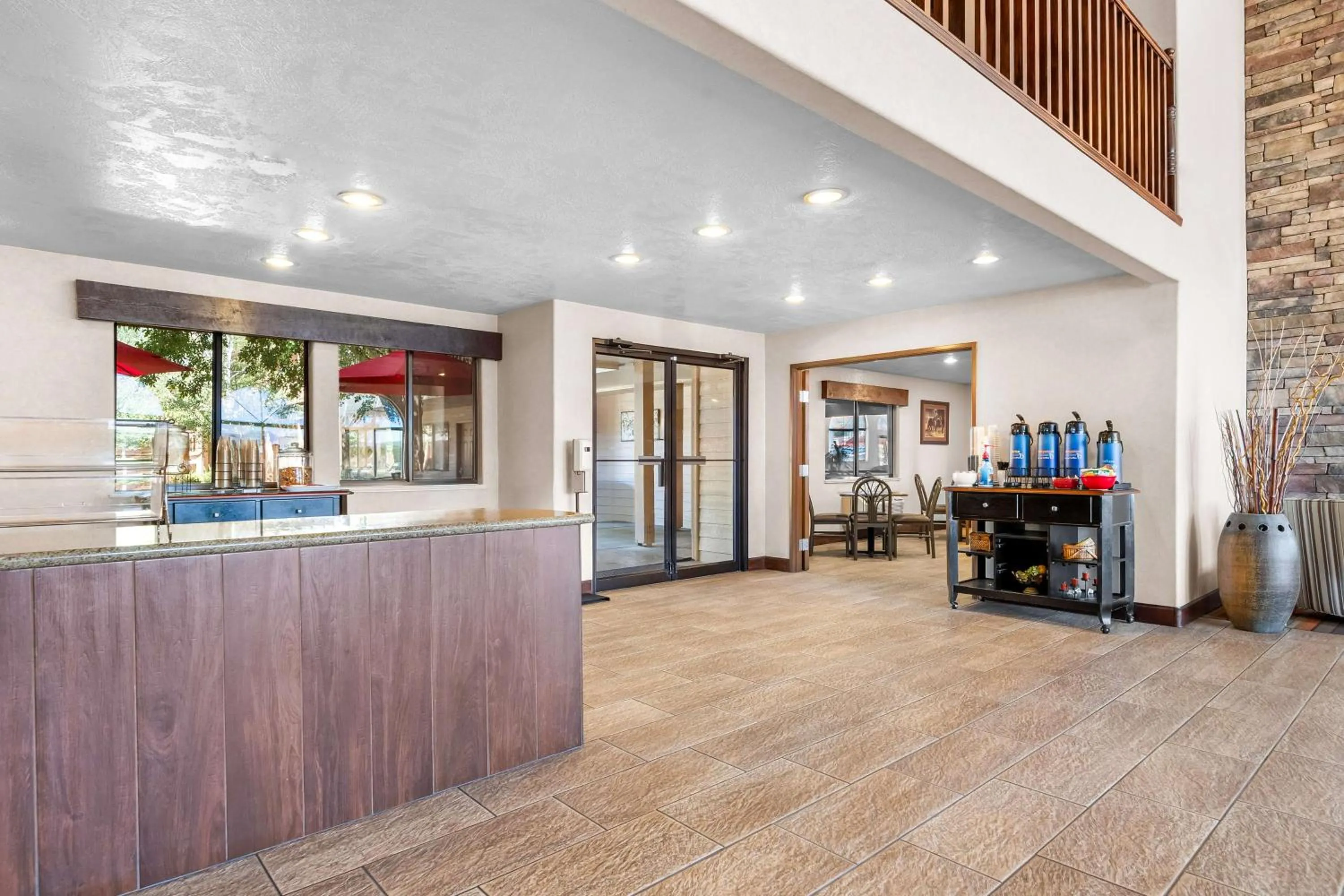 Lobby or reception in Best Western Grande River Inn & Suites