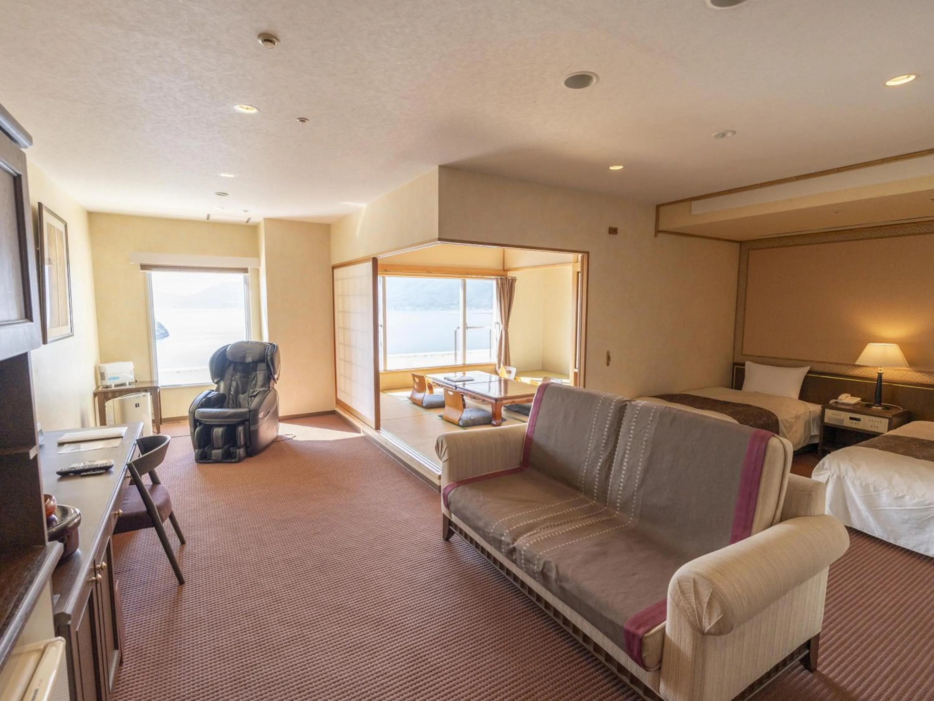 Photo of the whole room in Bay Resort Hotel Shodoshima