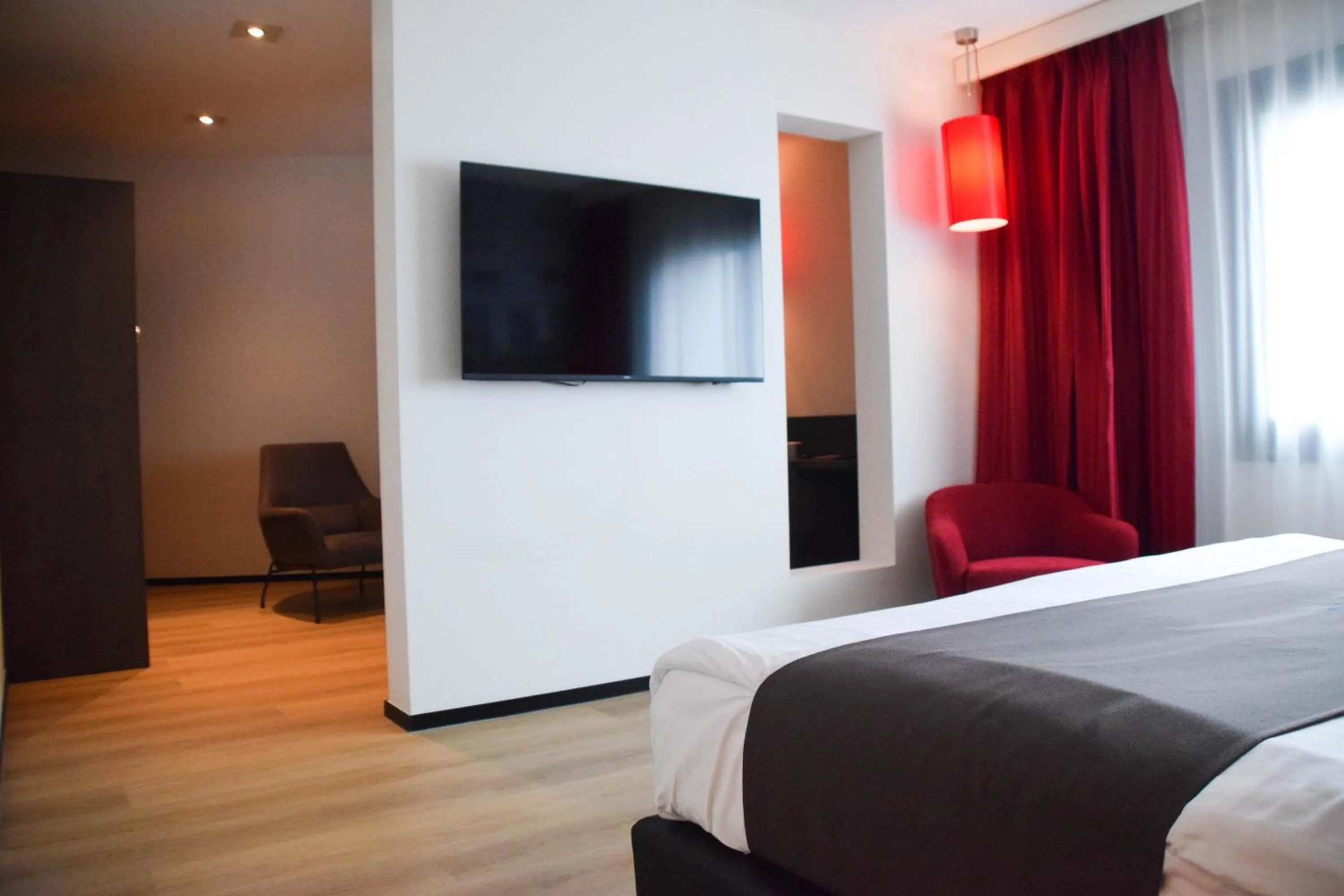 Bedroom, Bed in Bastion Hotel Amersfoort