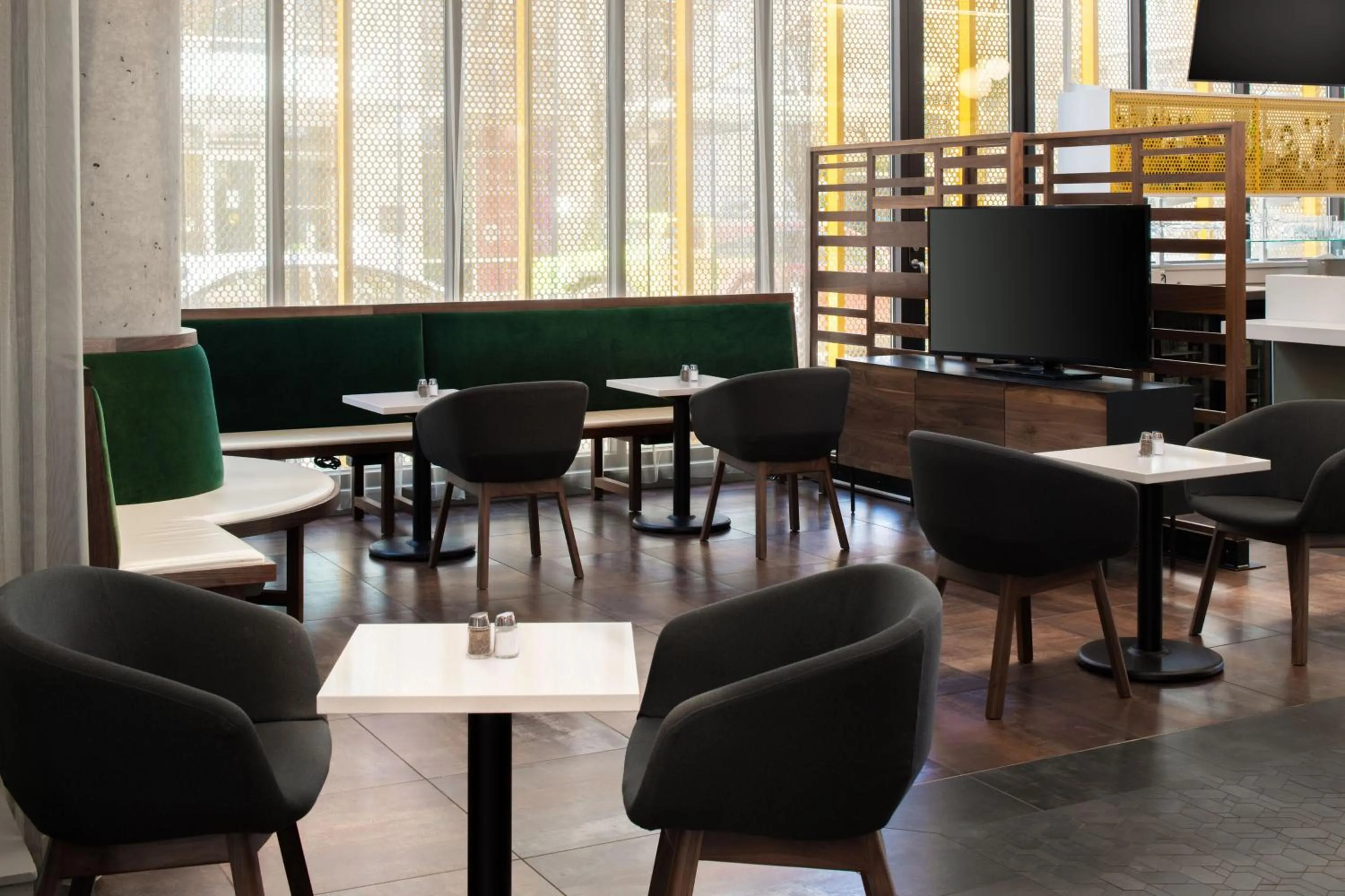 Restaurant/places to eat in Residence Inn by Marriott Portland Downtown/Pearl District