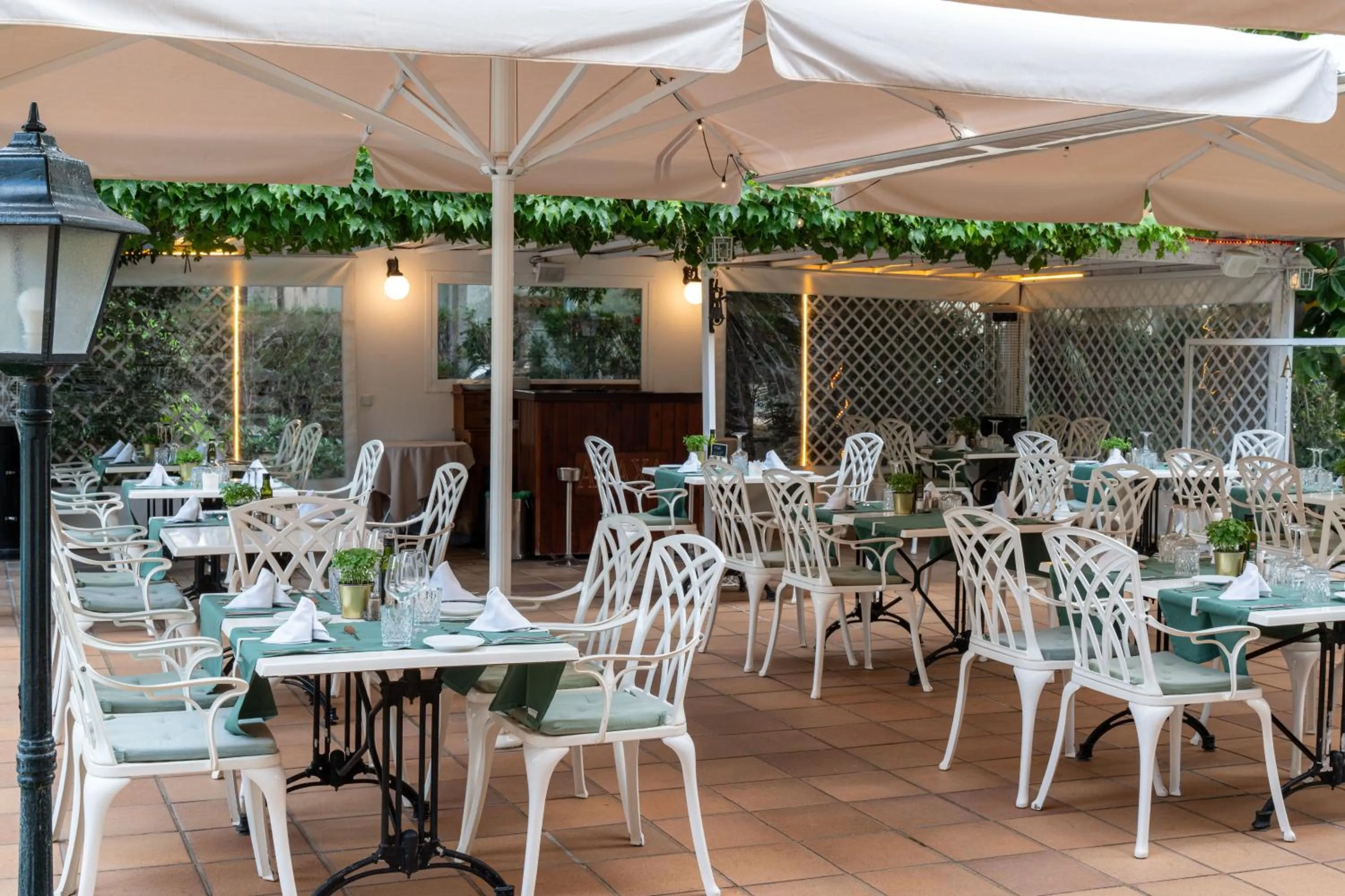 Restaurant/places to eat in Hotel Araxa - Adults Only