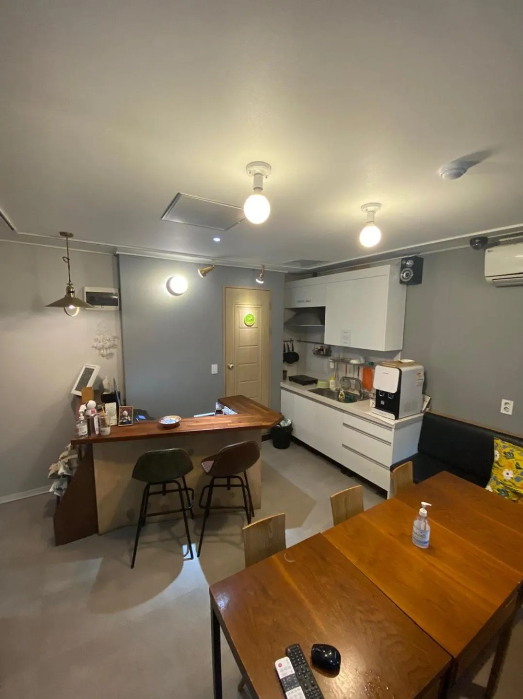 Communal lounge/ TV room in Fully Mini Hotel