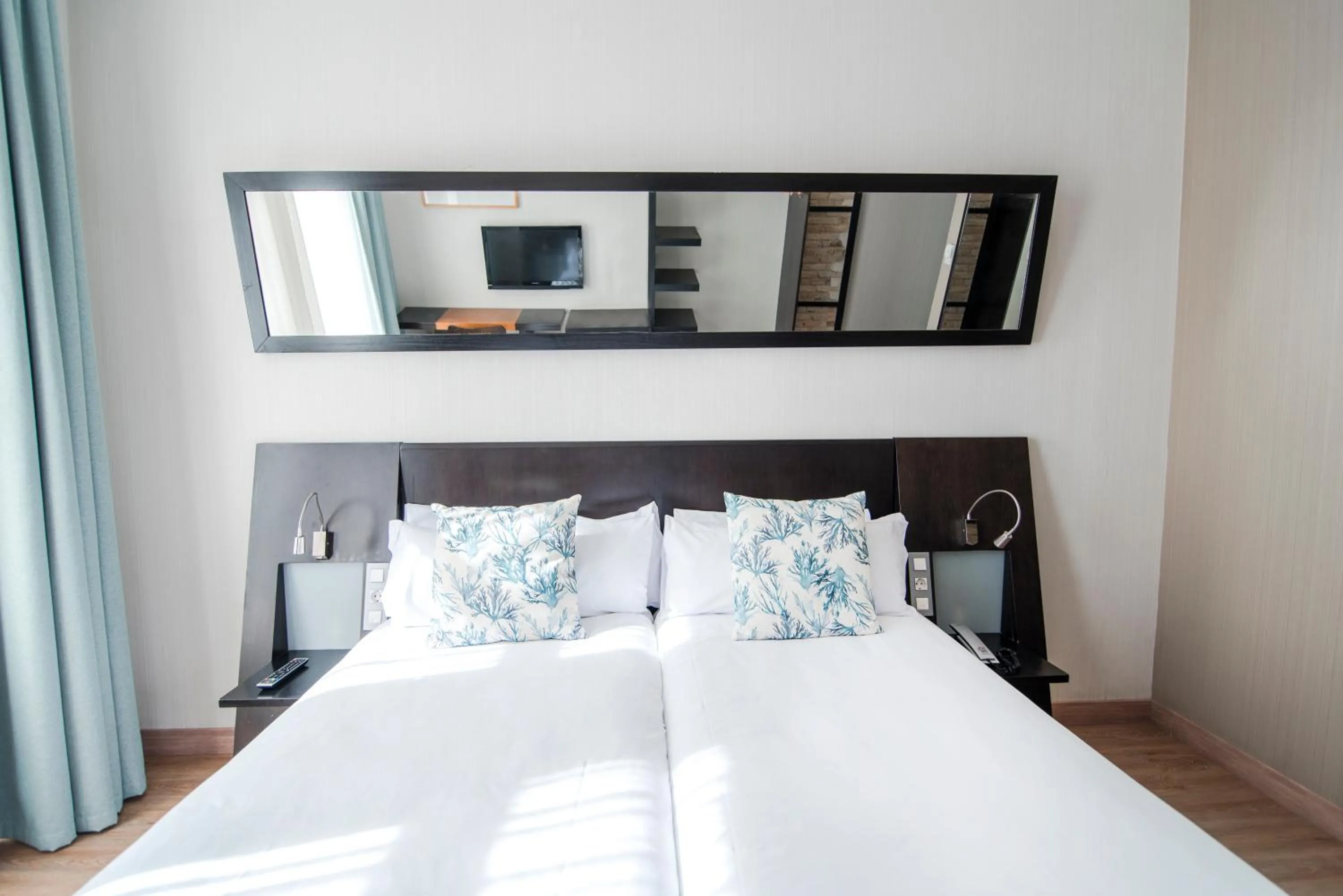 Bedroom, Bed in Petit Palace Ruzafa