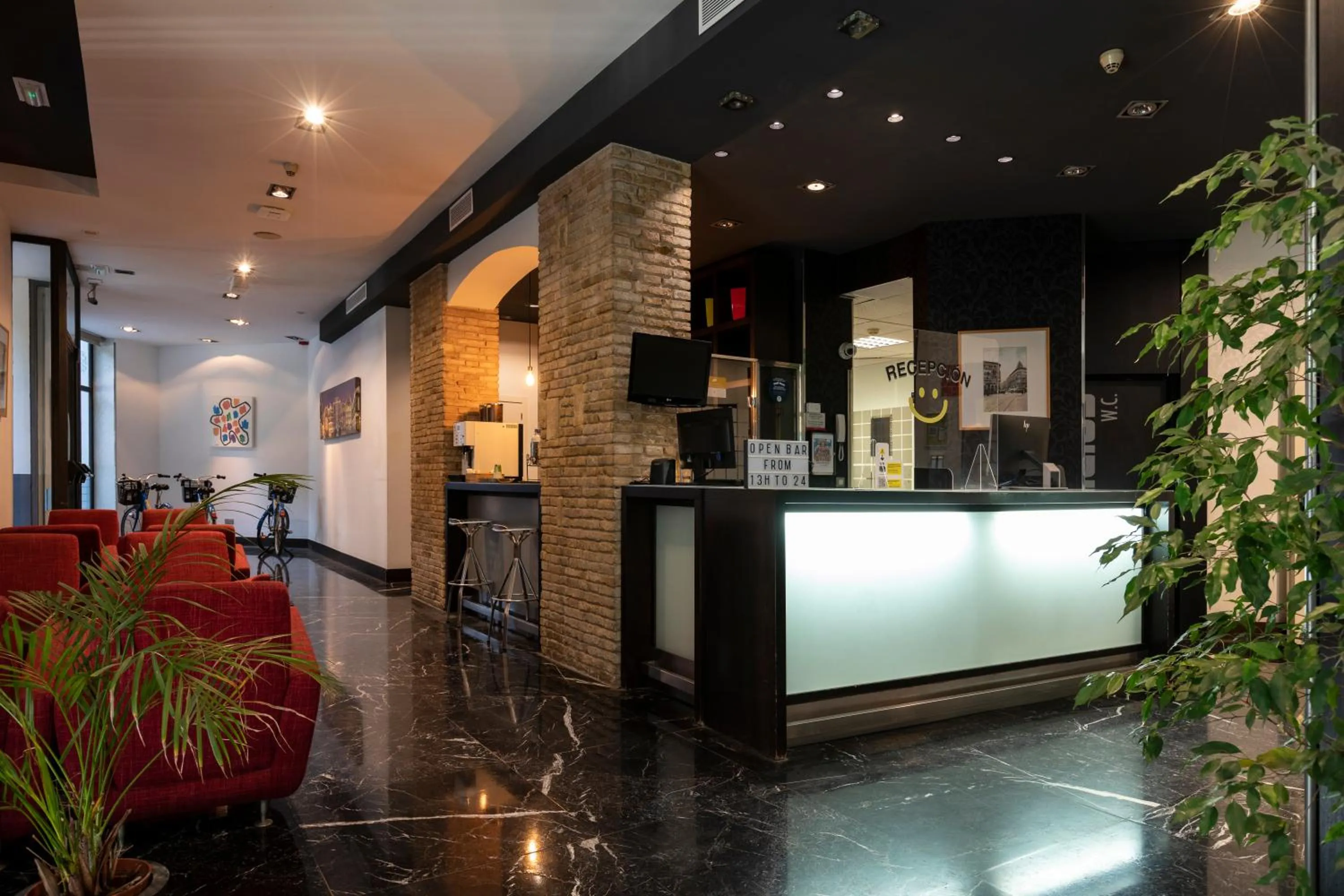 Lobby or reception in Petit Palace Ruzafa