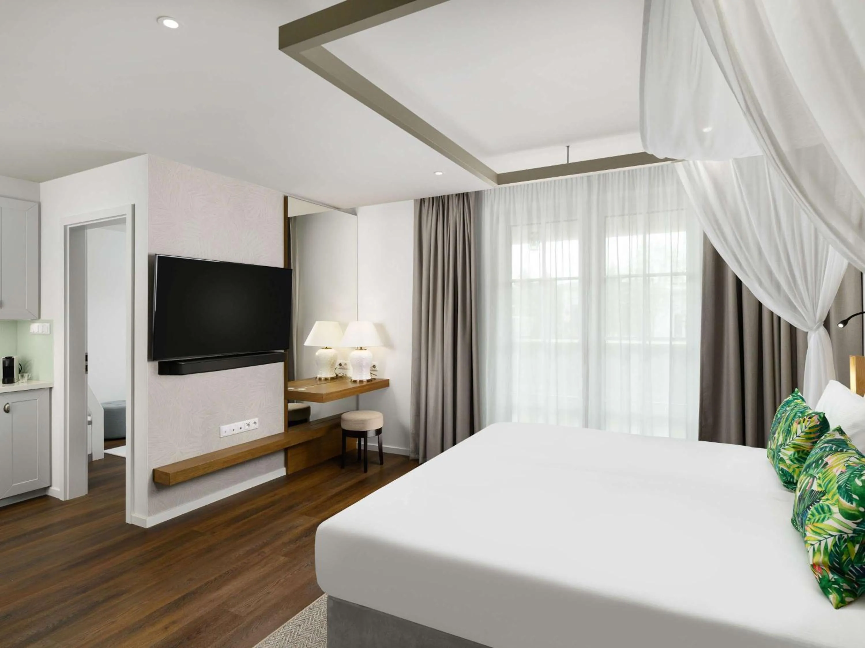 Bedroom, Bed in Mövenpick Balaland Resort Lake Balaton