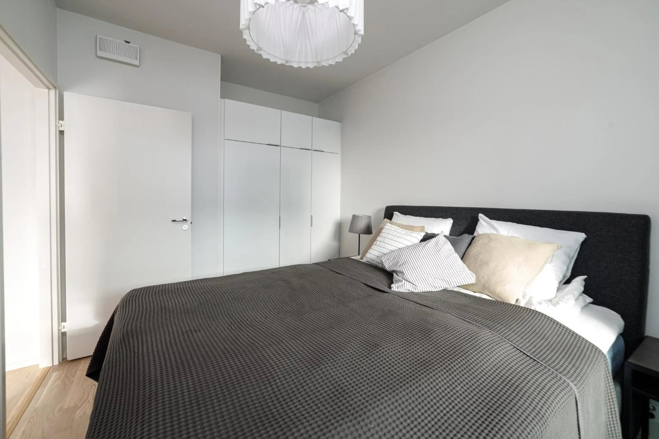 Bed in ULEABO Neat 48 m2 two-room flat with sauna
